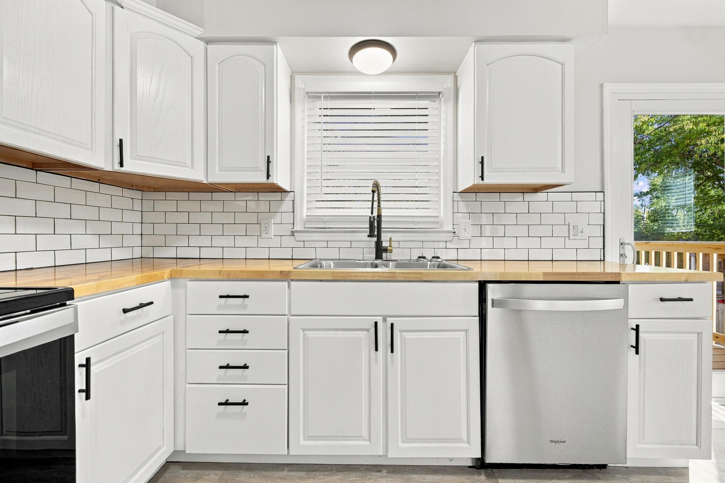 4028 Foxe Basin Road Property Photo 25