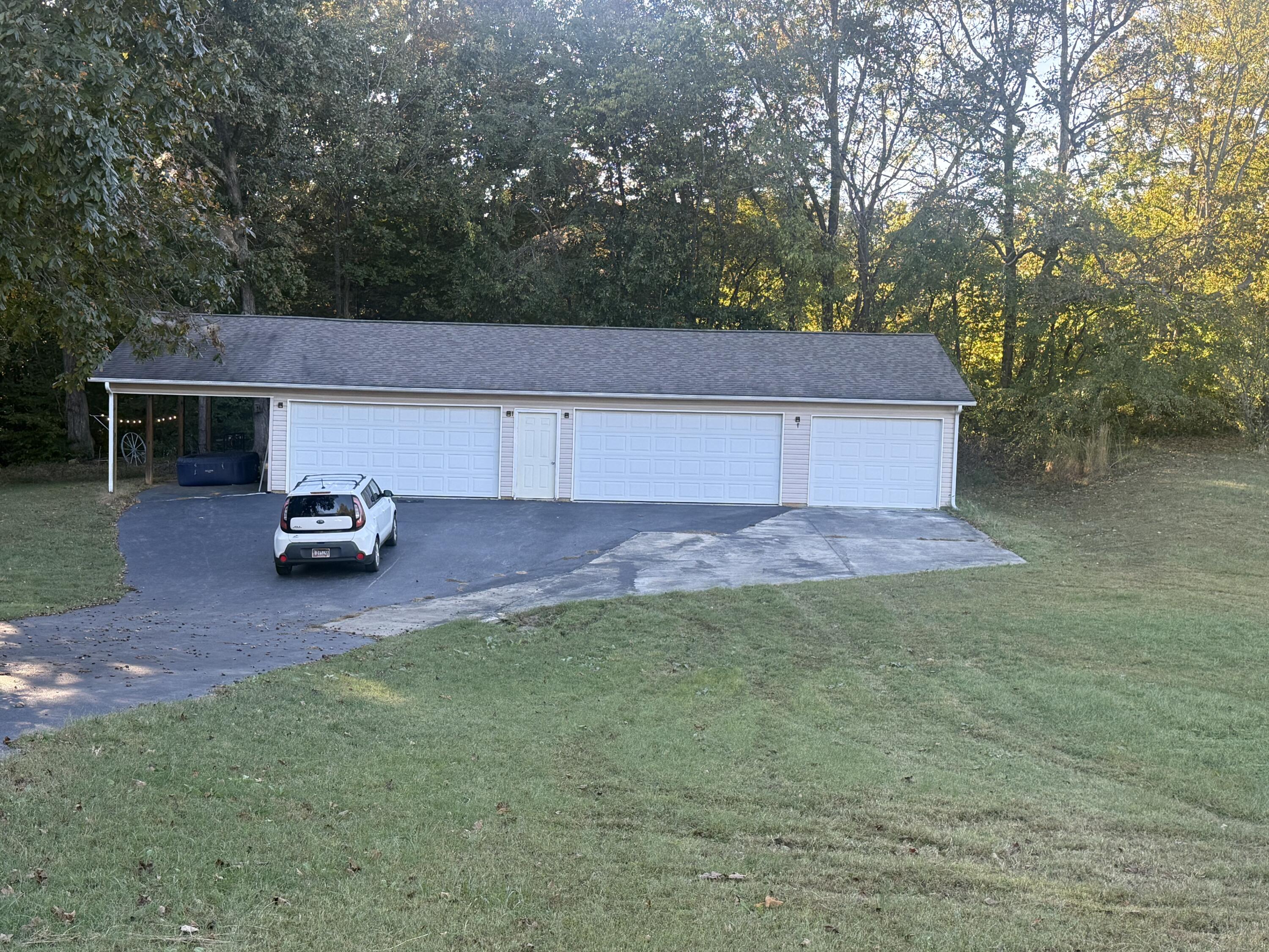 142 Green Acres Lane Property Photo 1