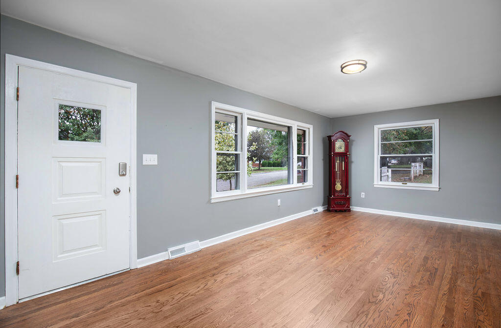3044 Lynnwood Drive Property Photo 2