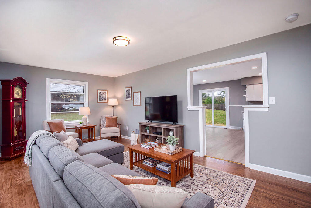 3044 Lynnwood Drive Property Photo 4