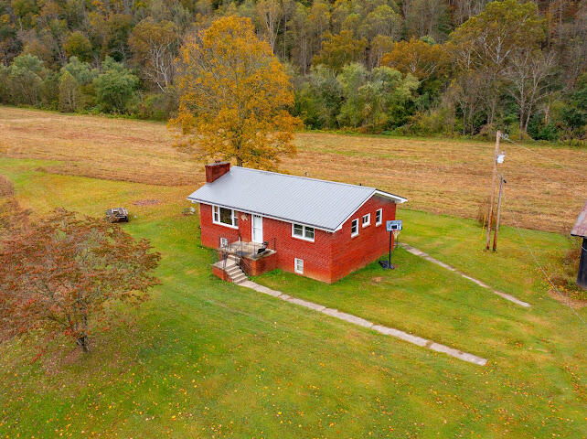 1633 Highland Road Property Photo 3