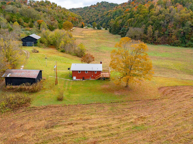 1633 Highland Road Property Photo 5