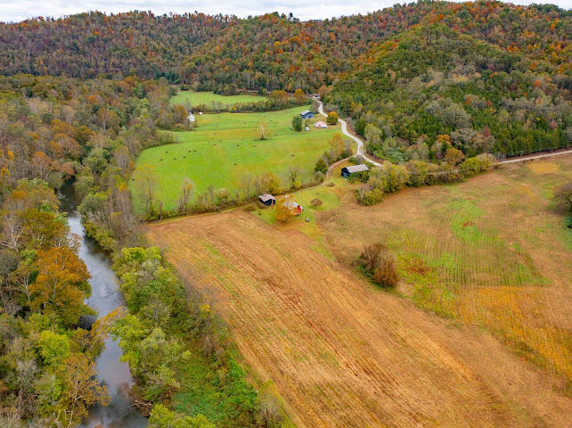 1633 Highland Road Property Photo 7