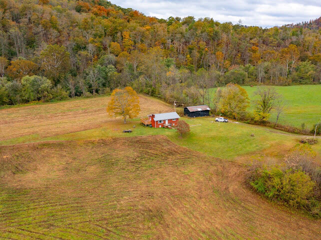1633 Highland Road Property Photo 14