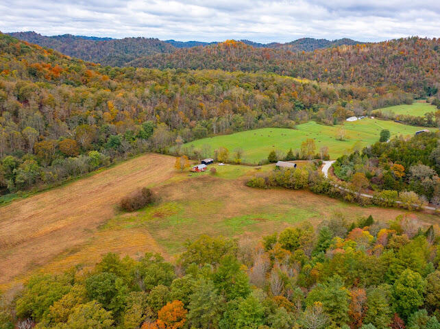1633 Highland Road Property Photo 15