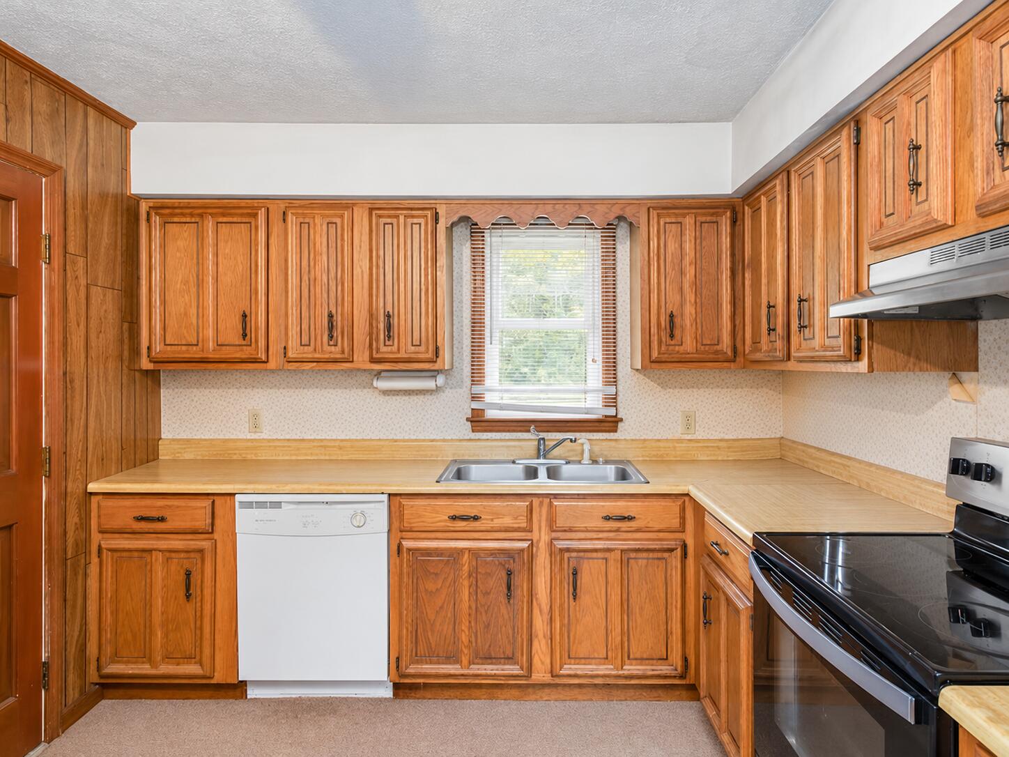 1633 Highland Road Property Photo 28