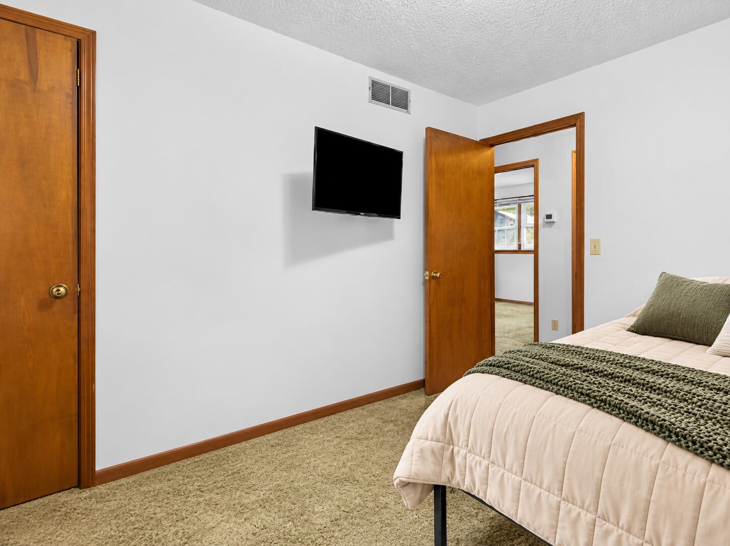 1633 Highland Road Property Photo 32