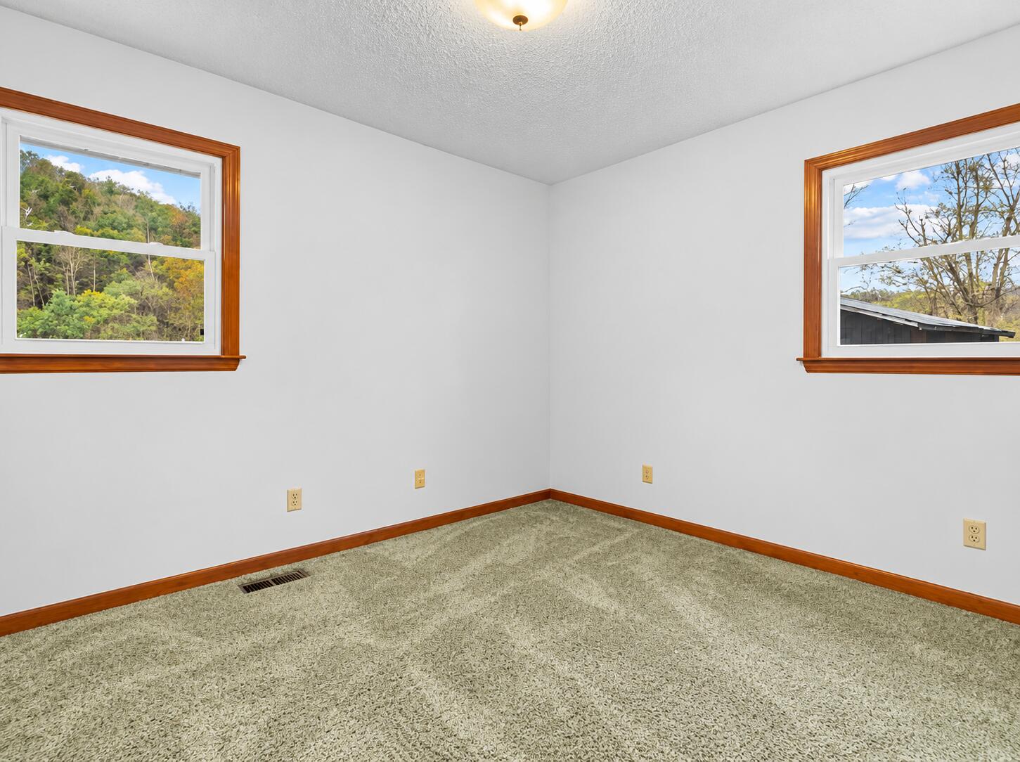 1633 Highland Road Property Photo 37