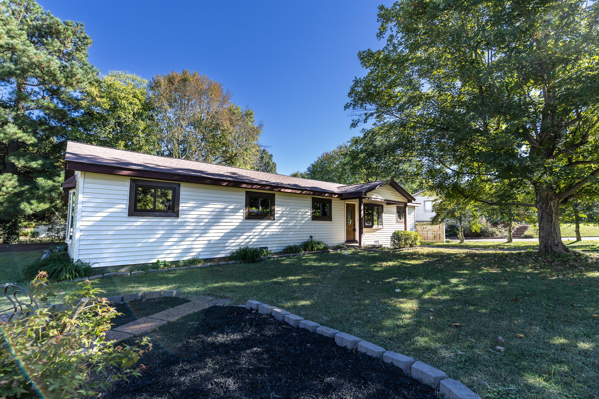 619 Hemlock Street Property Photo 3