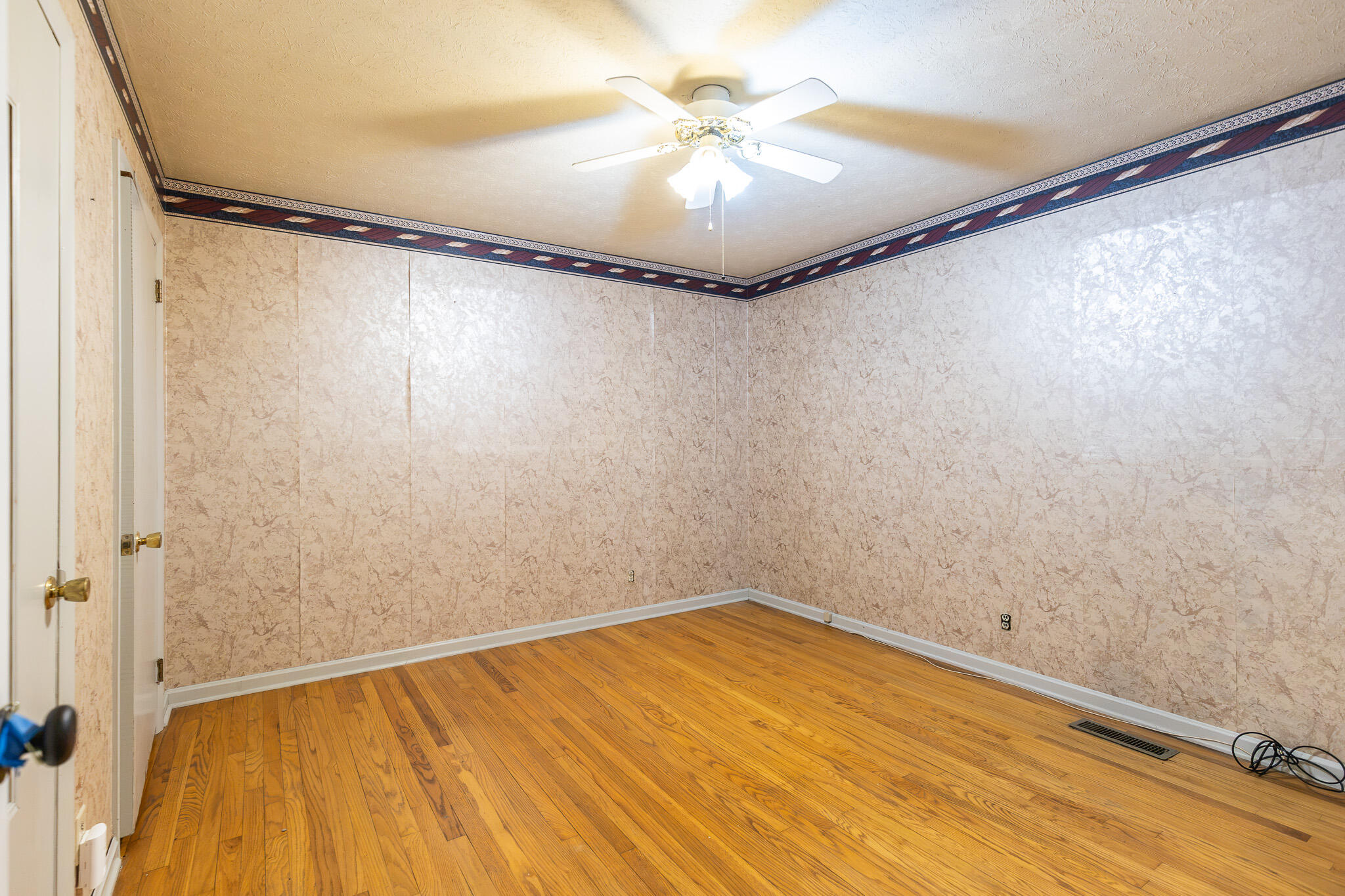 619 Hemlock Street Property Photo 17
