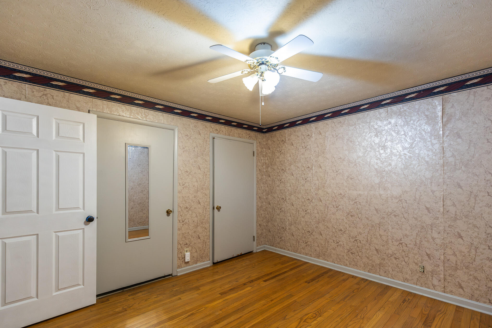 619 Hemlock Street Property Photo 18