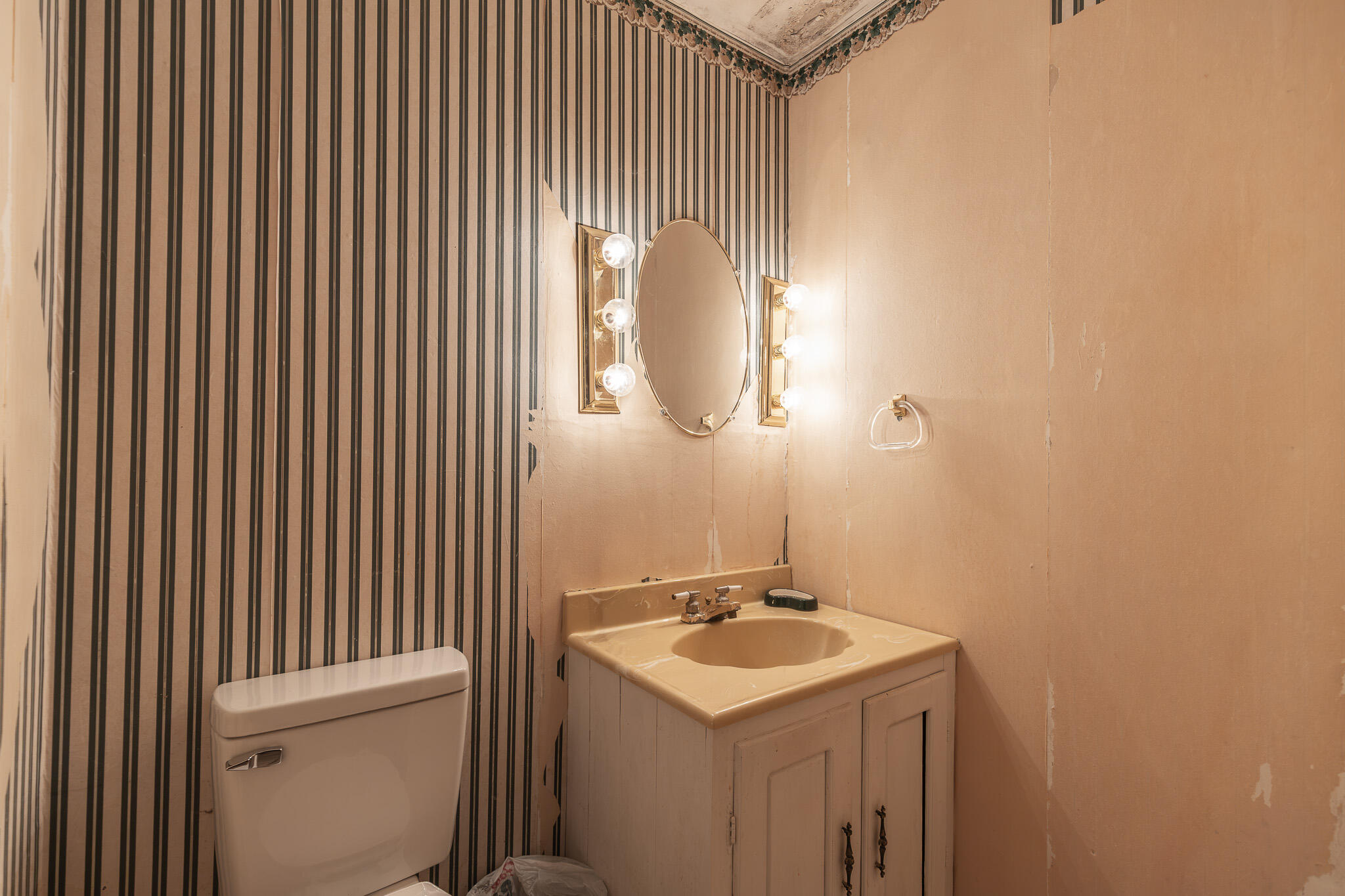 619 Hemlock Street Property Photo 33