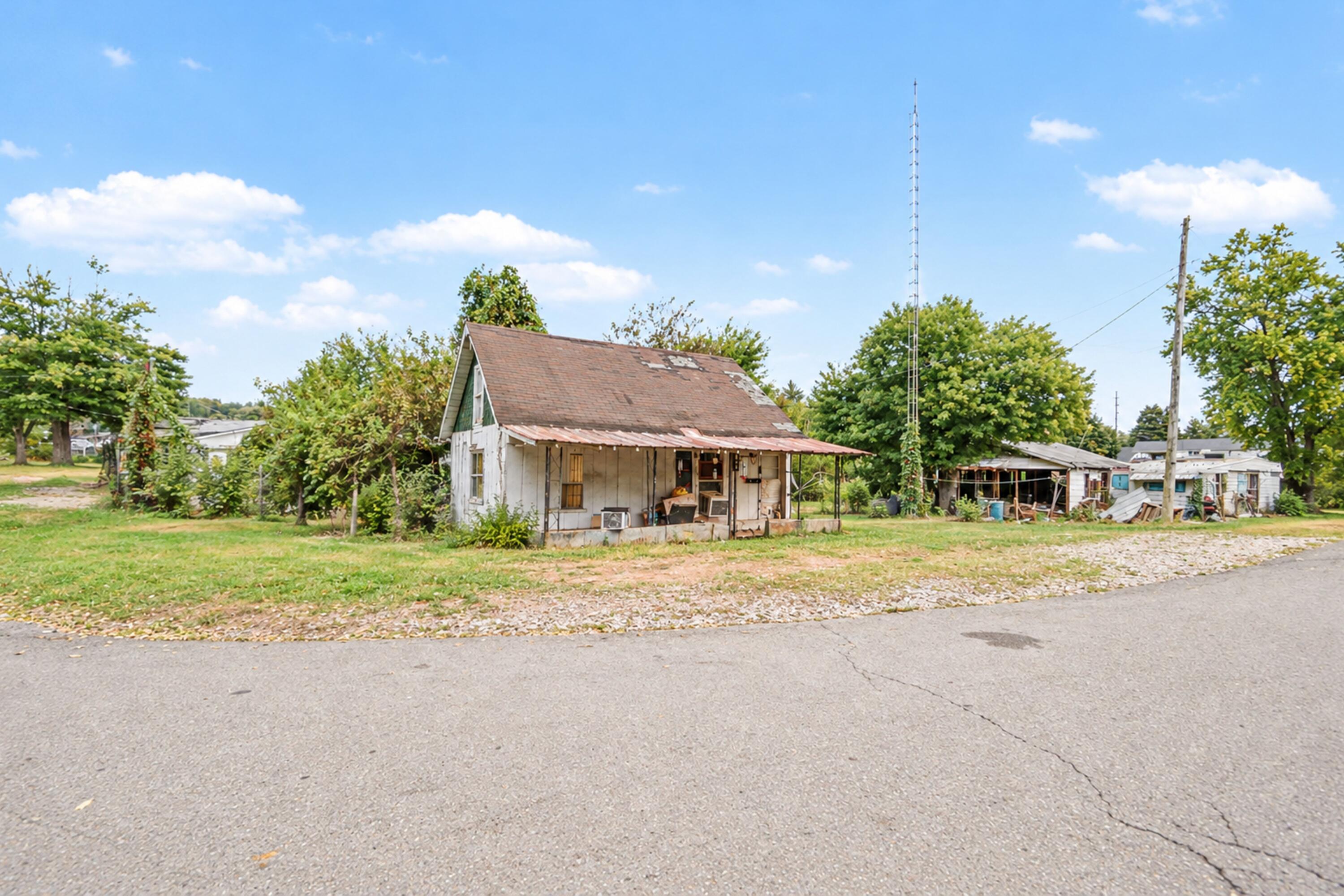 232 Elm Street Property Photo 1