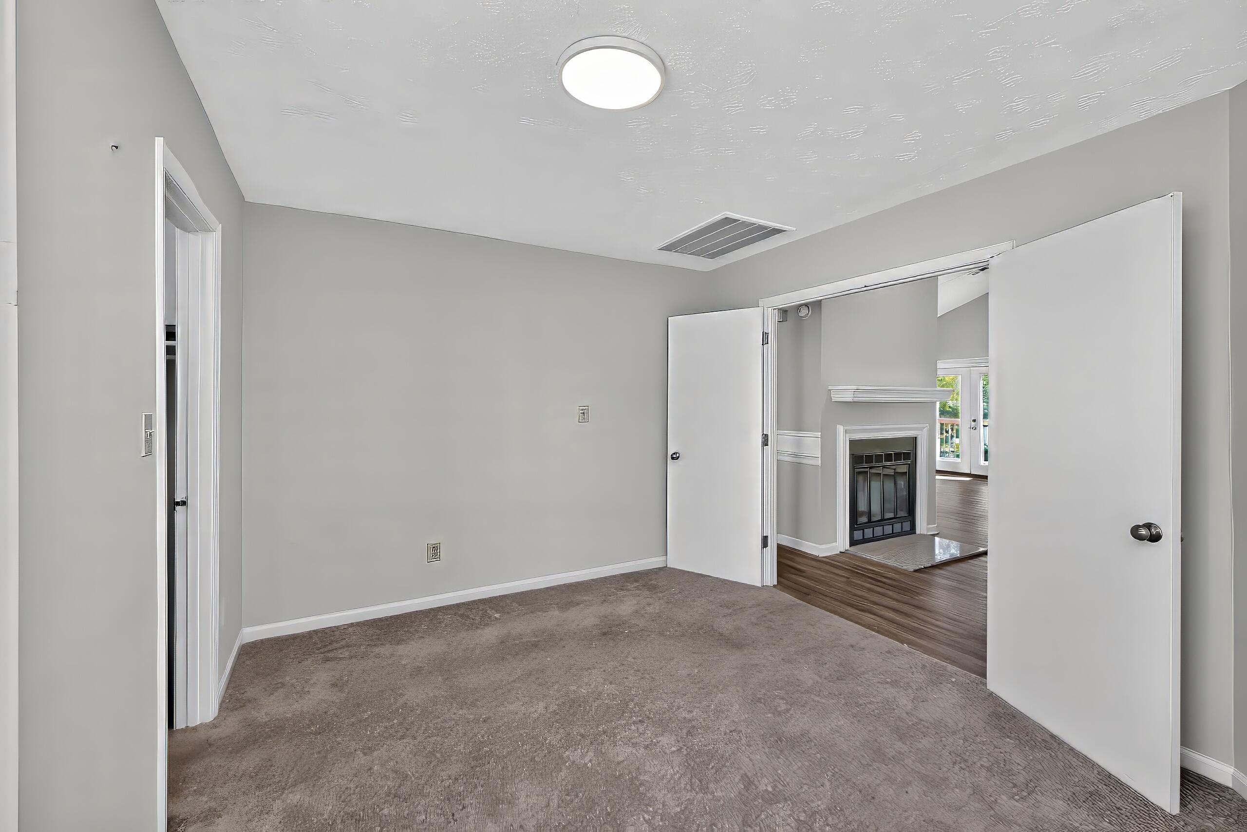 1641 Crossen Way Property Photo 17