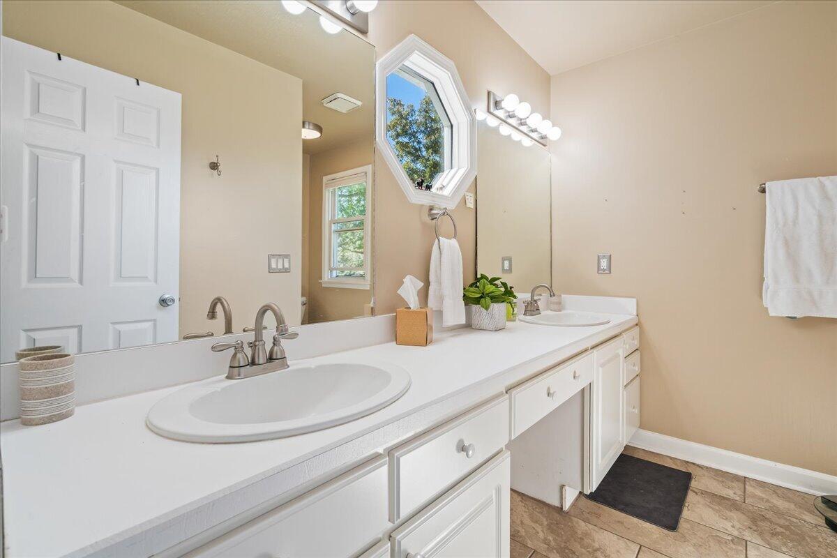 744 River Hill Drive Property Photo 11