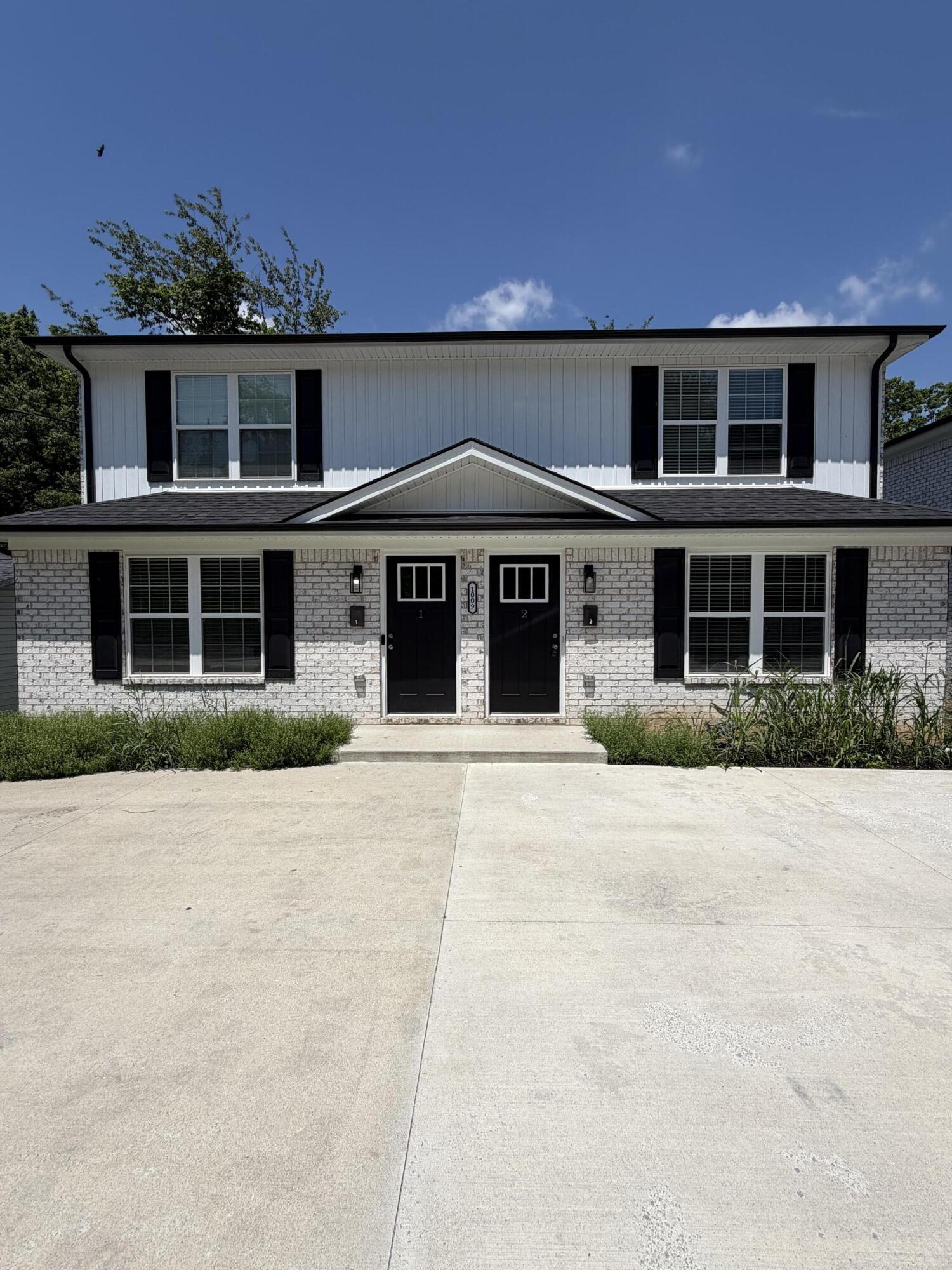 1009 Altamont Street Property Photo 1
