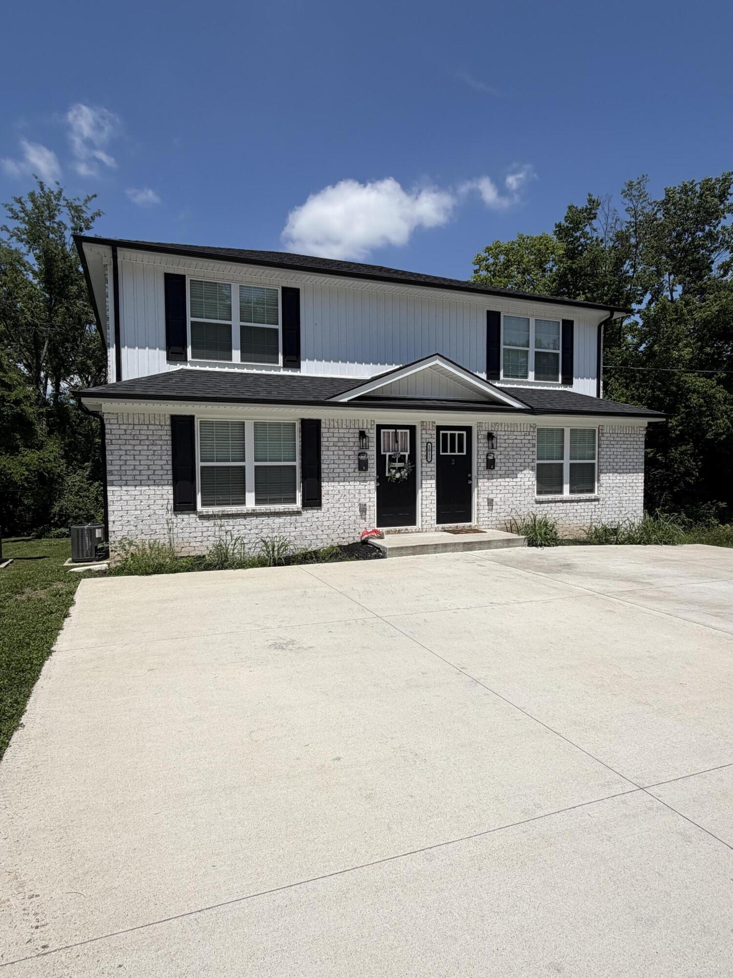 1011 Altamont Street Property Photo 1