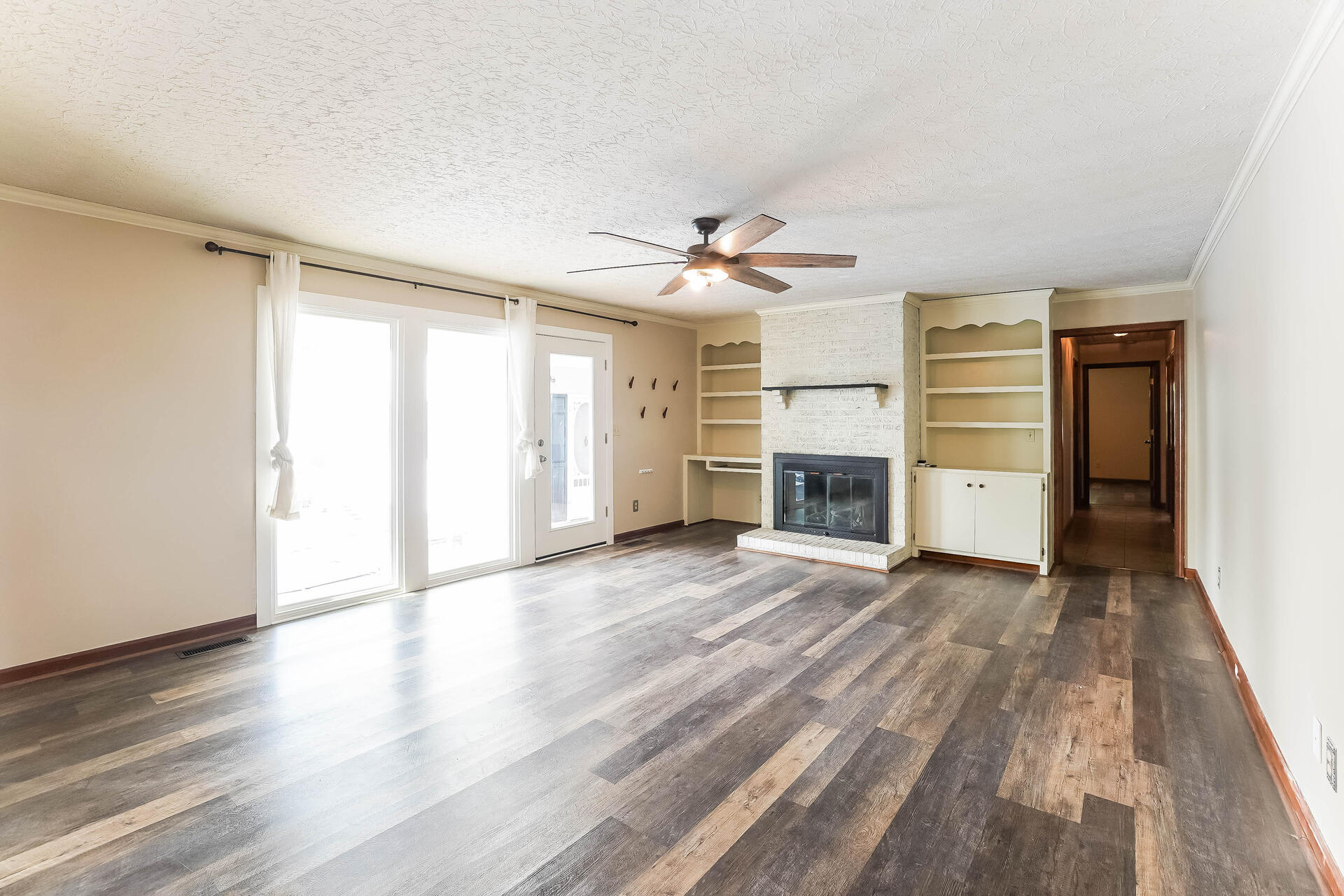 5990 Clarksville Road Property Photo 4