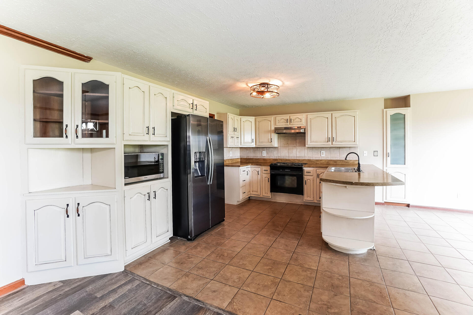 5990 Clarksville Road Property Photo 10
