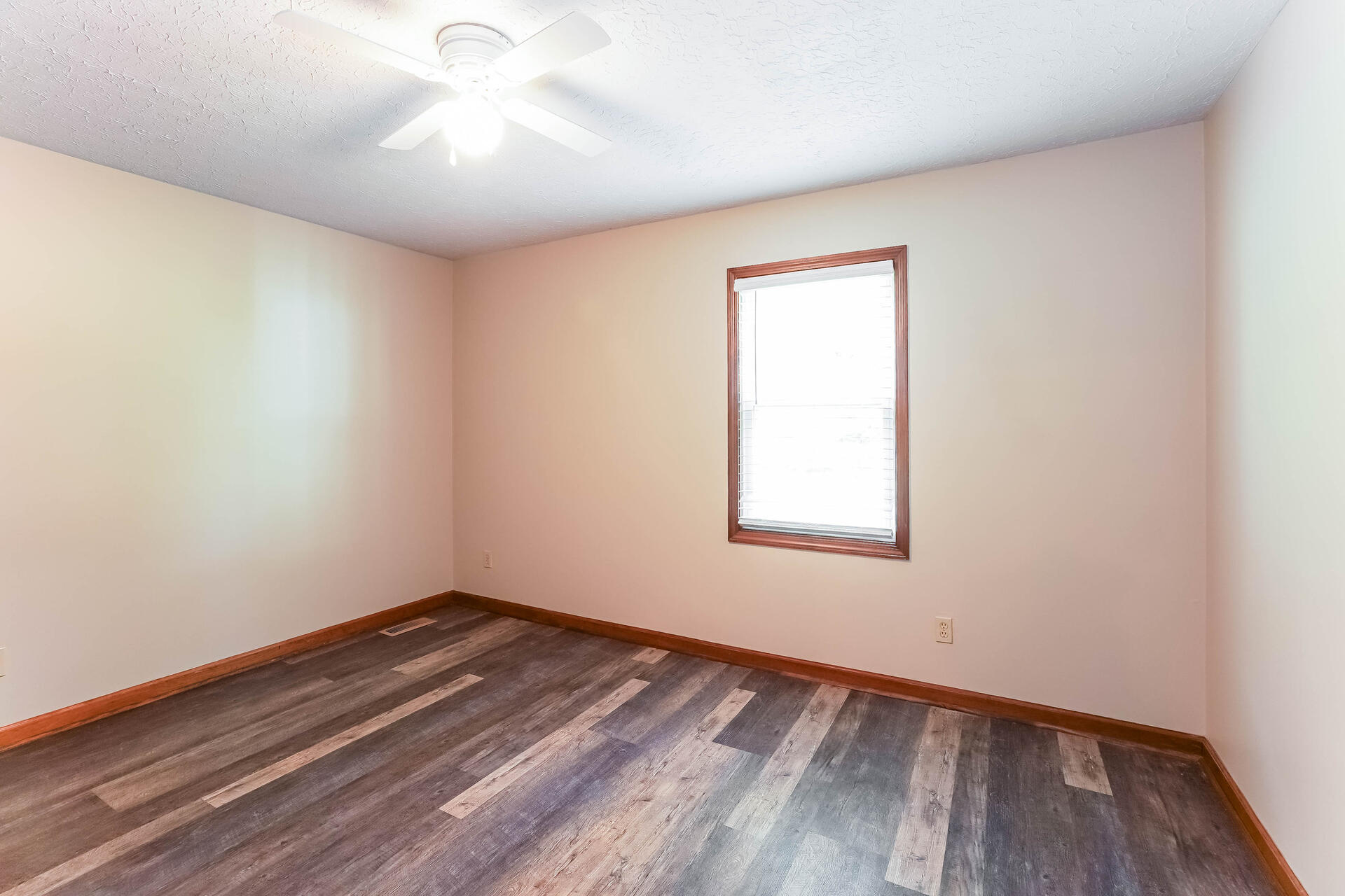 5990 Clarksville Road Property Photo 13