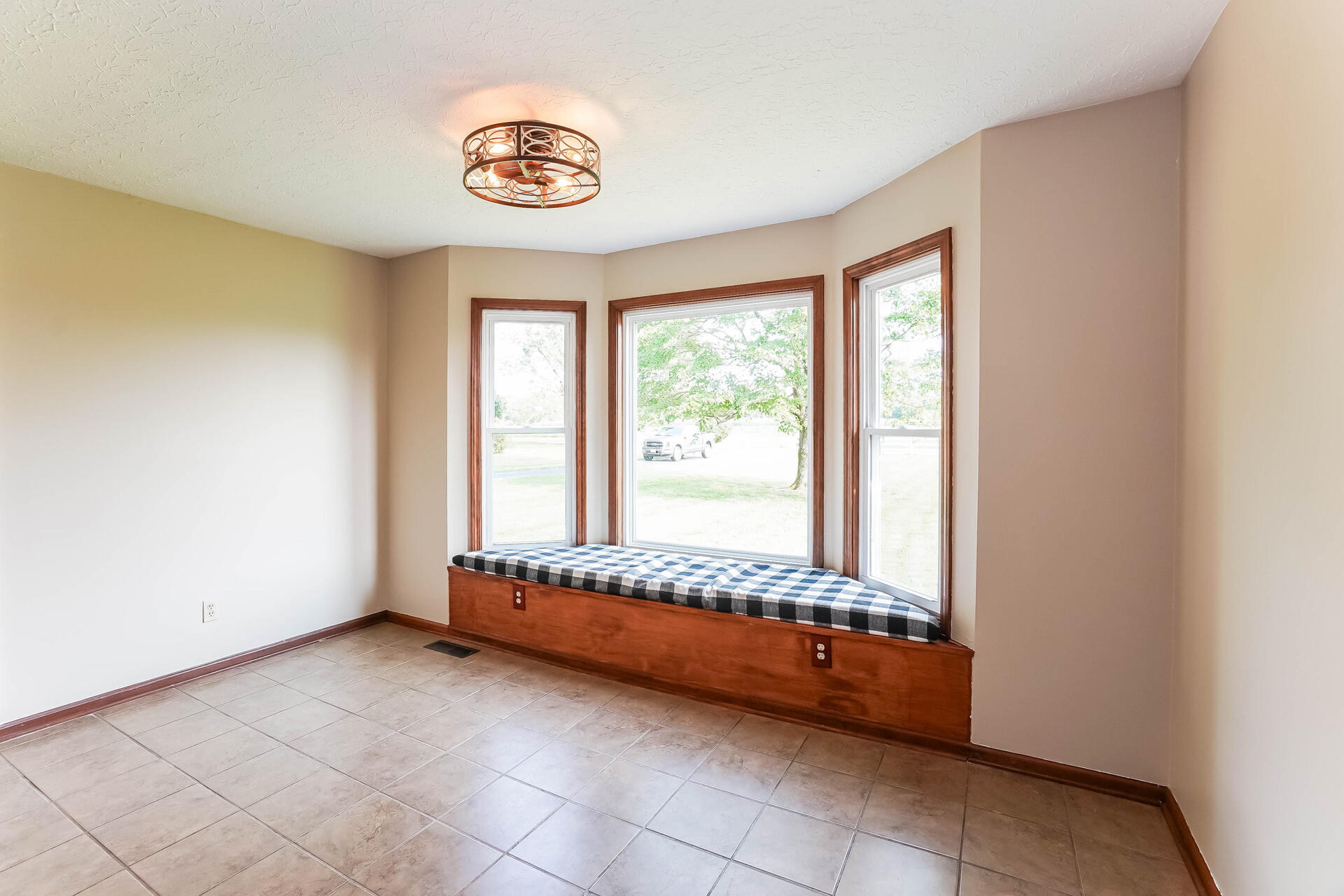 5990 Clarksville Road Property Photo 16
