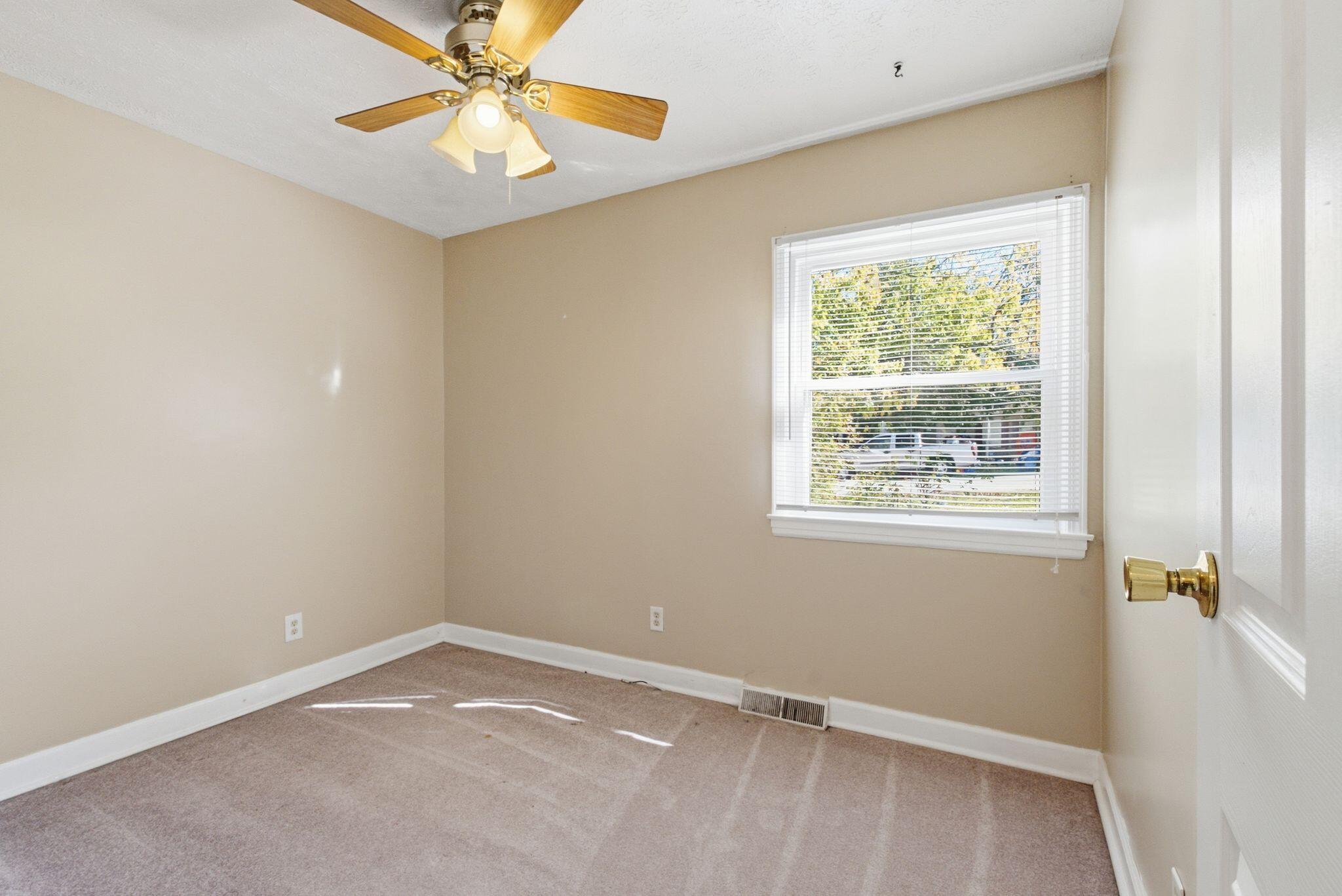 211 Brookfield Drive Property Photo 13