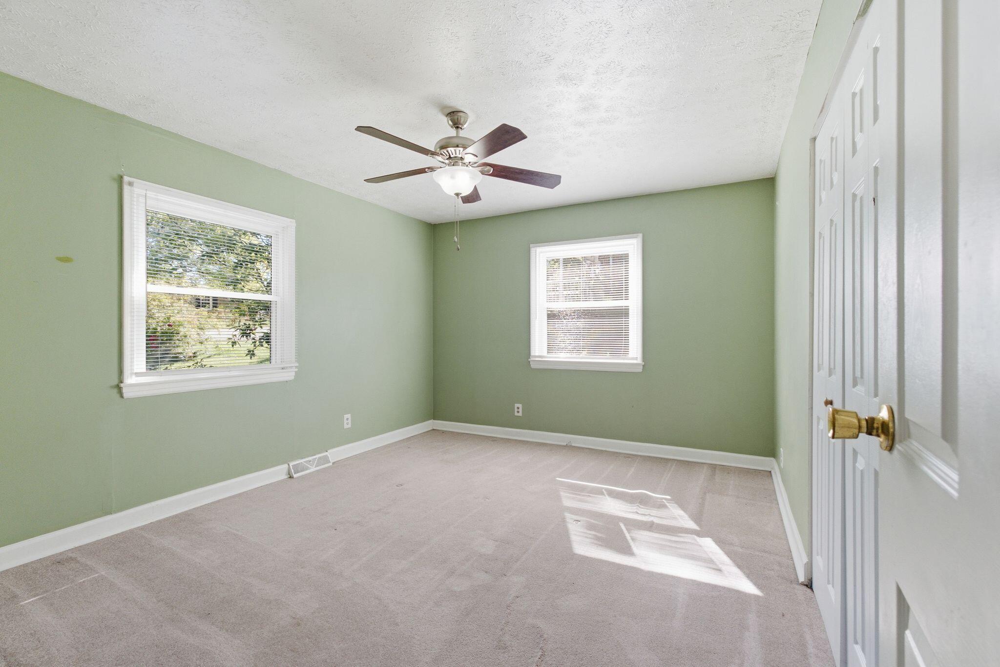 211 Brookfield Drive Property Photo 15