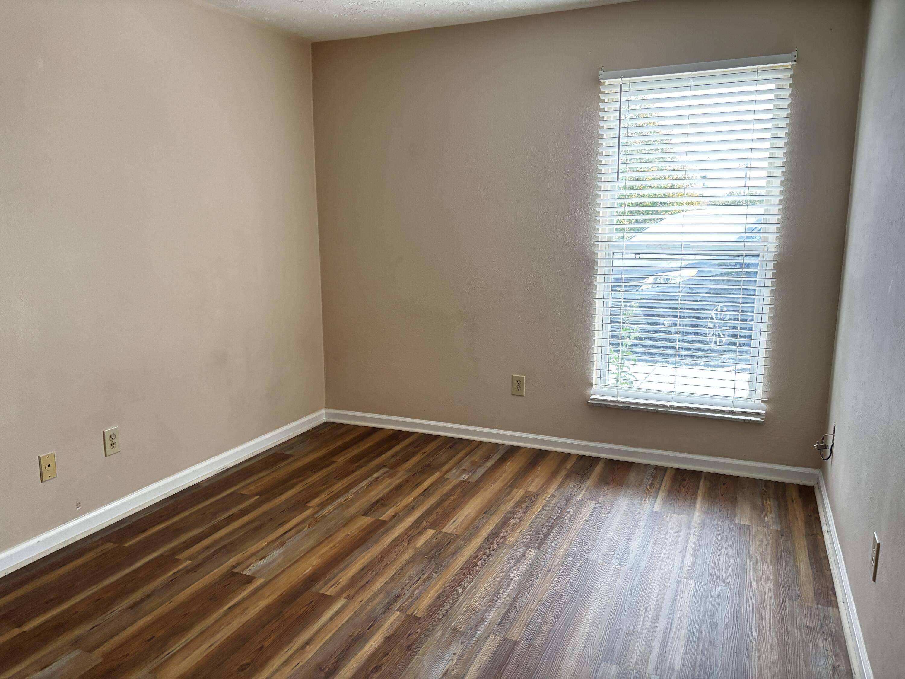 1310 Louisville Road 21 Property Photo 6