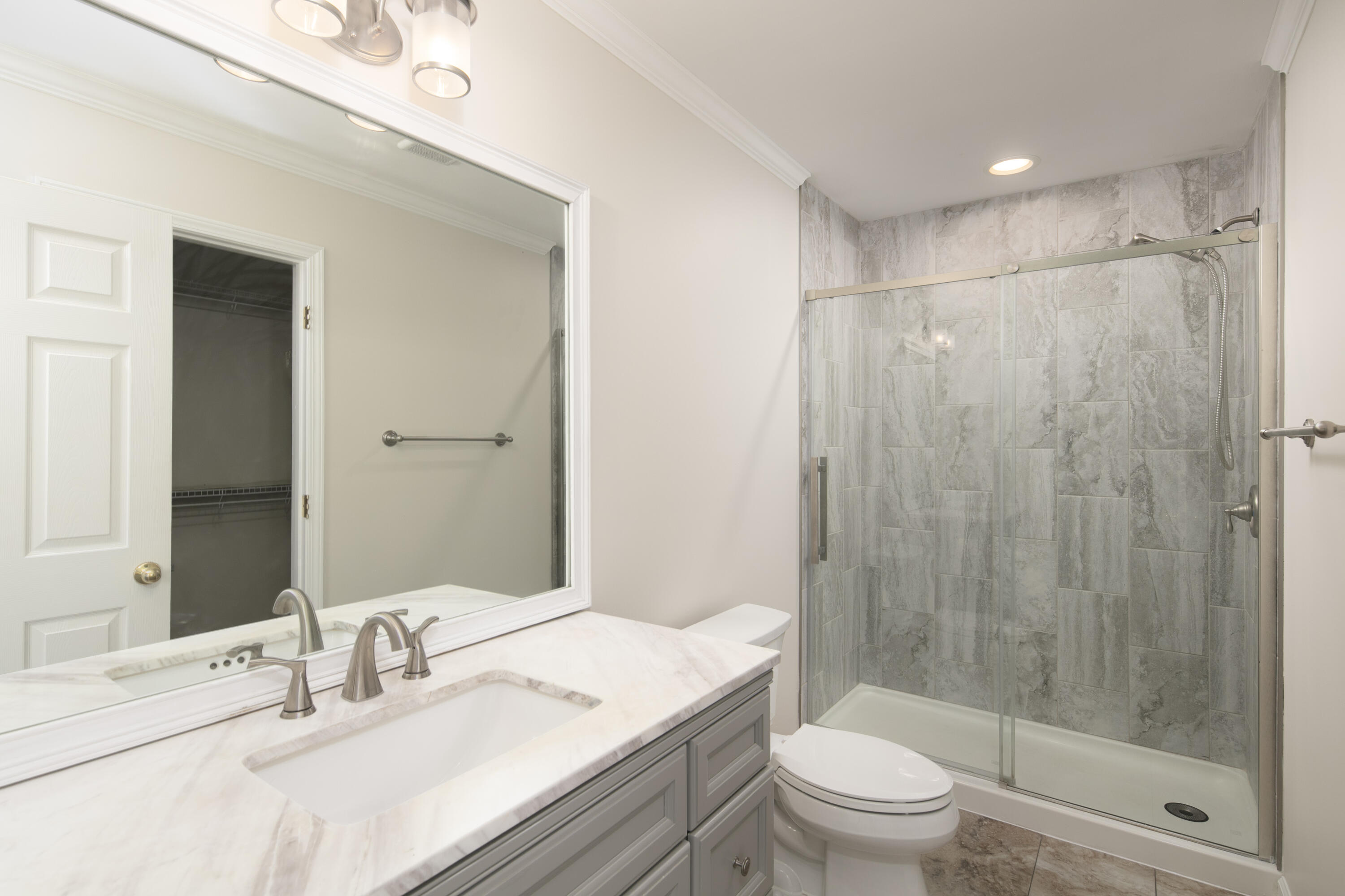 2533 Moray Place Property Photo 13