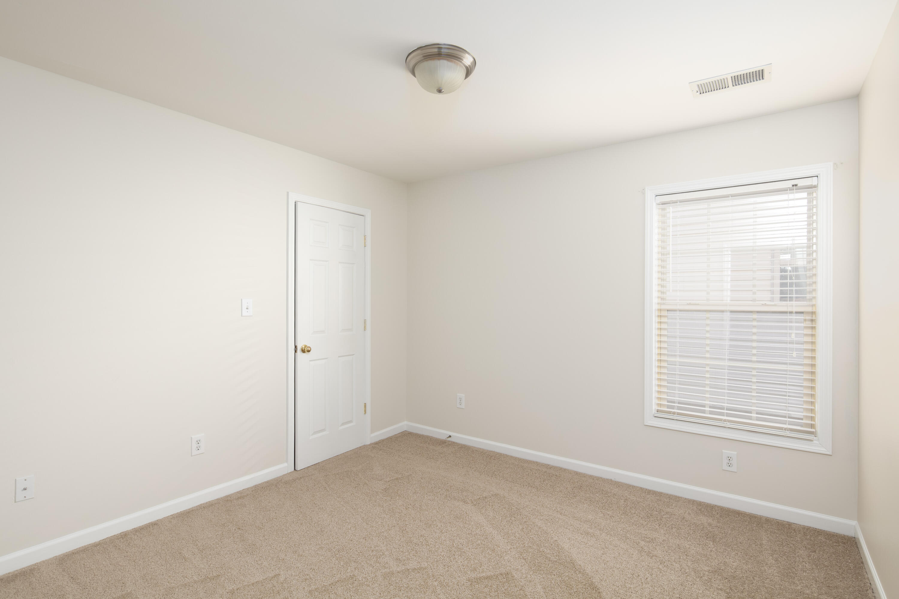 2533 Moray Place Property Photo 16