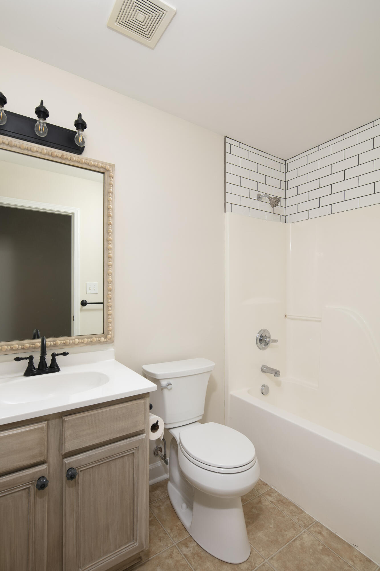 2533 Moray Place Property Photo 17
