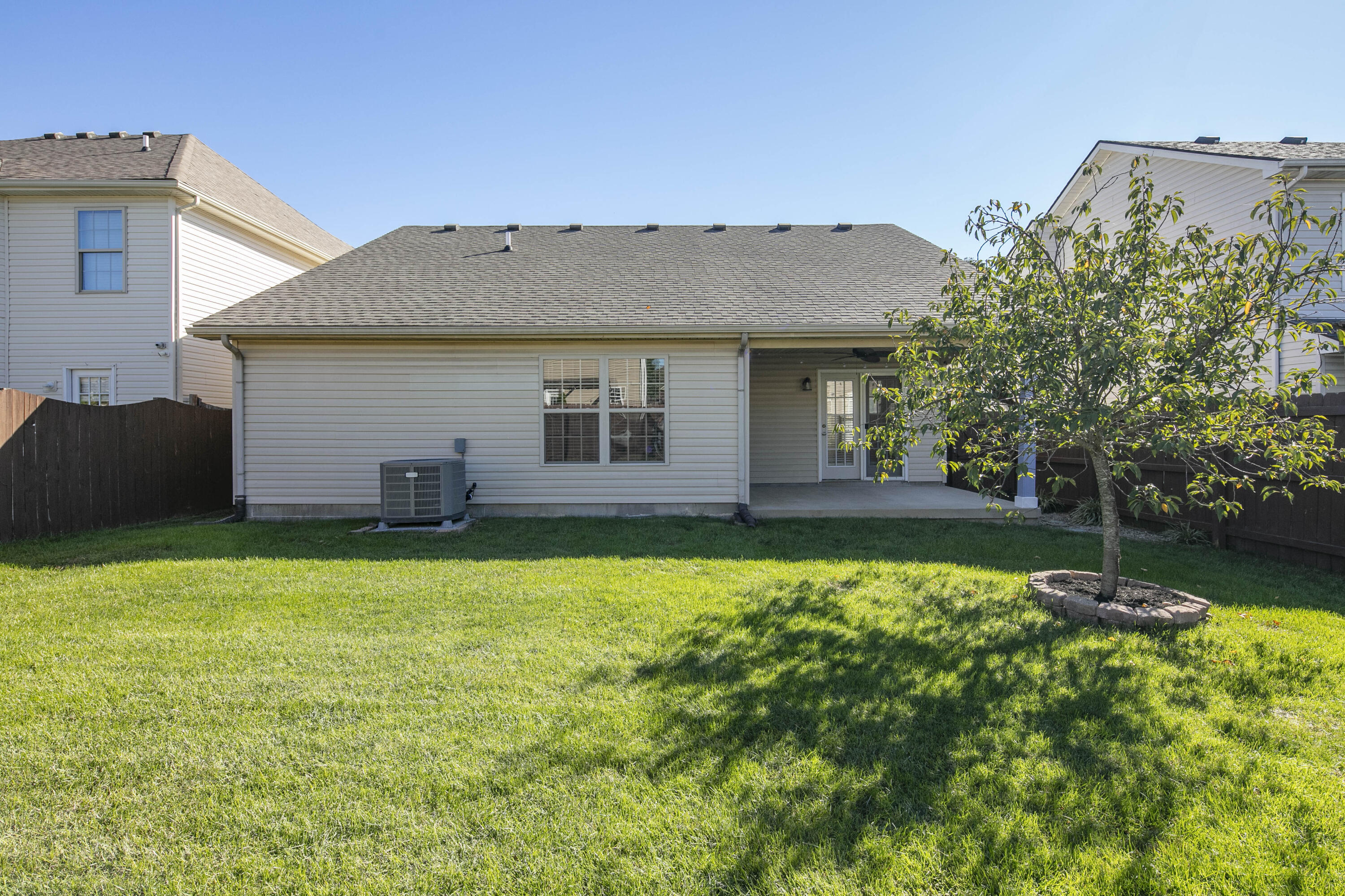 2533 Moray Place Property Photo 23