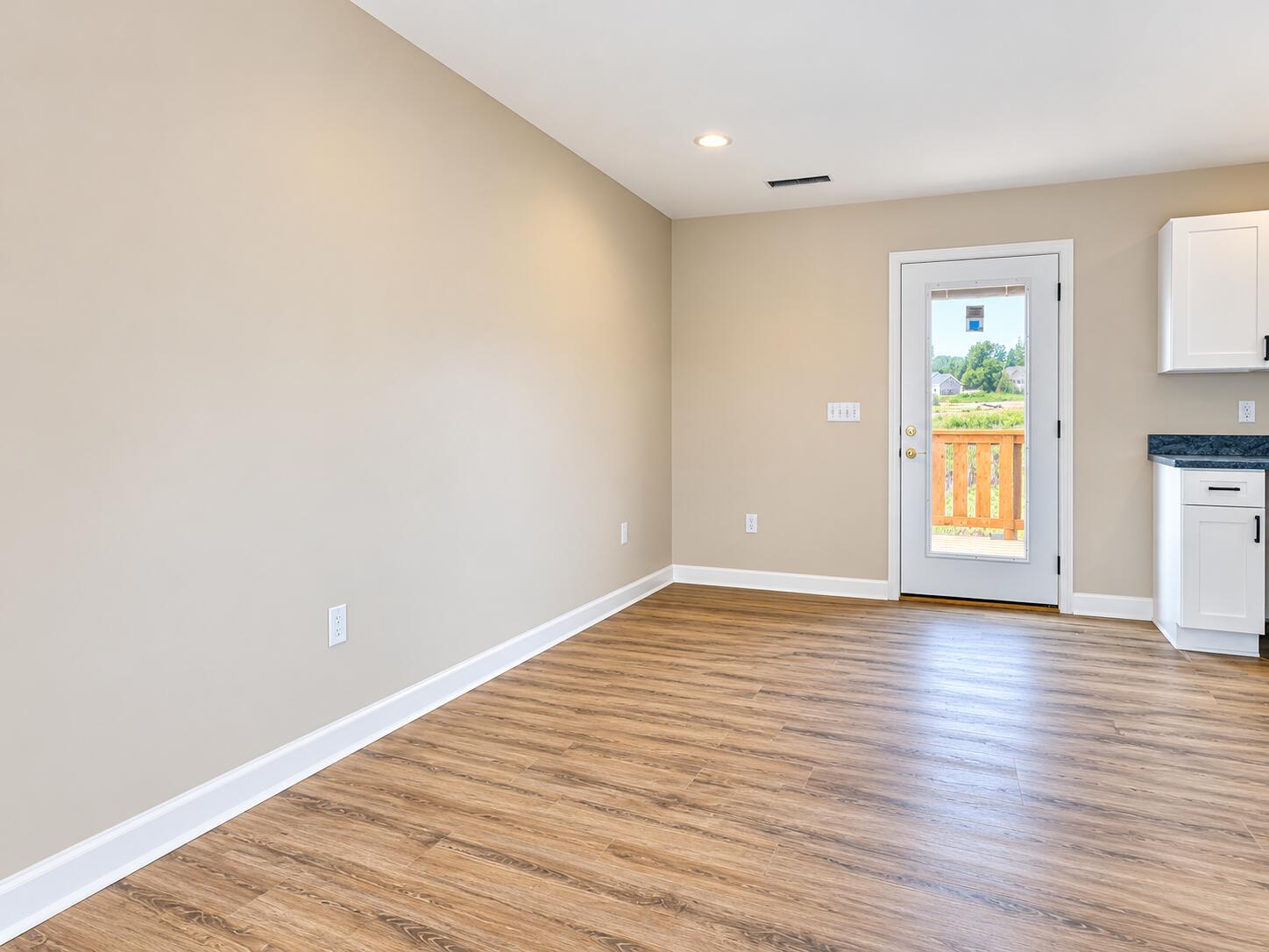 299 Stoney Creek Way Property Photo 4
