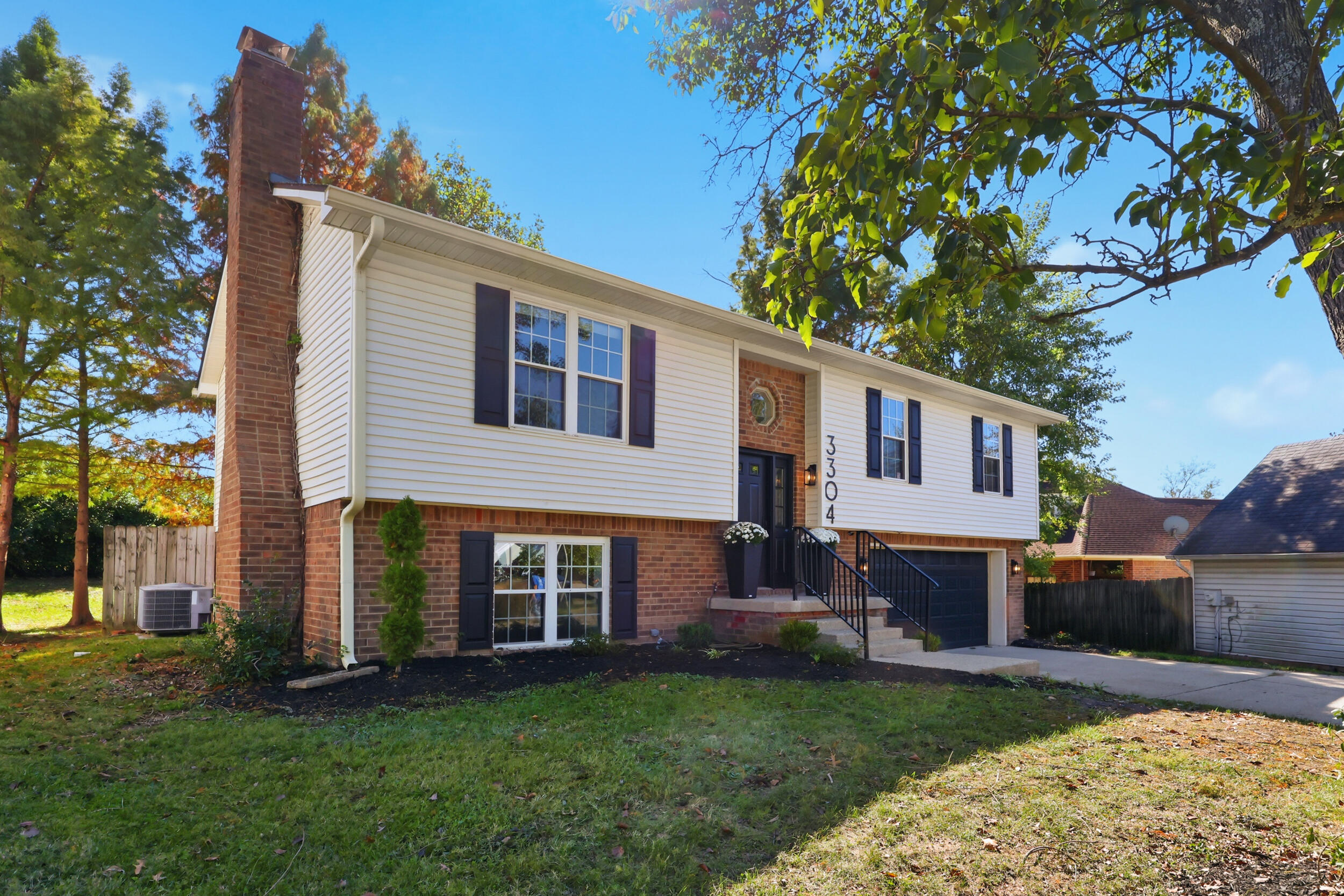 3304 Houndstooth Court Property Photo 32