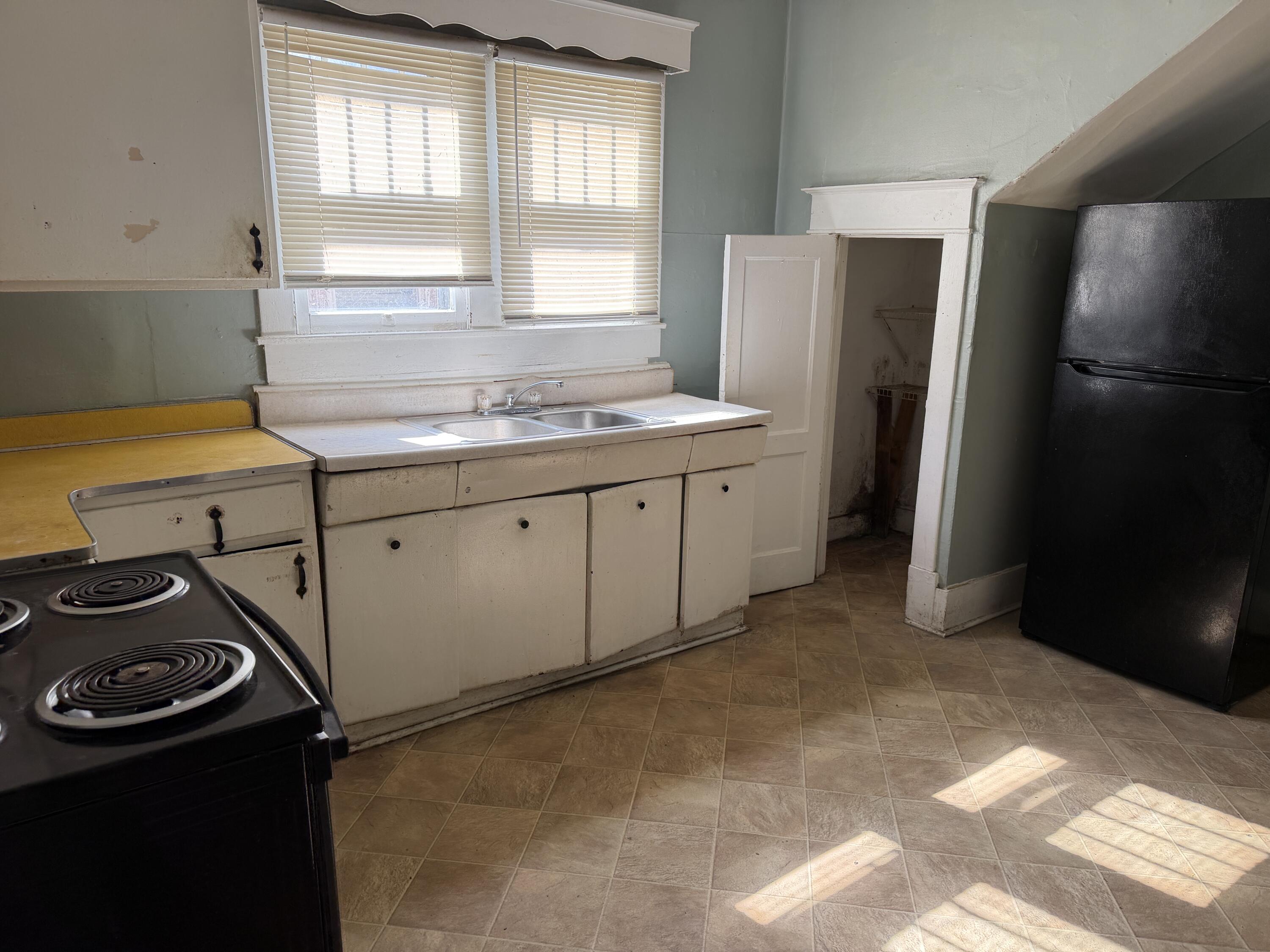 705 S Kentucky Avenue Property Photo 7