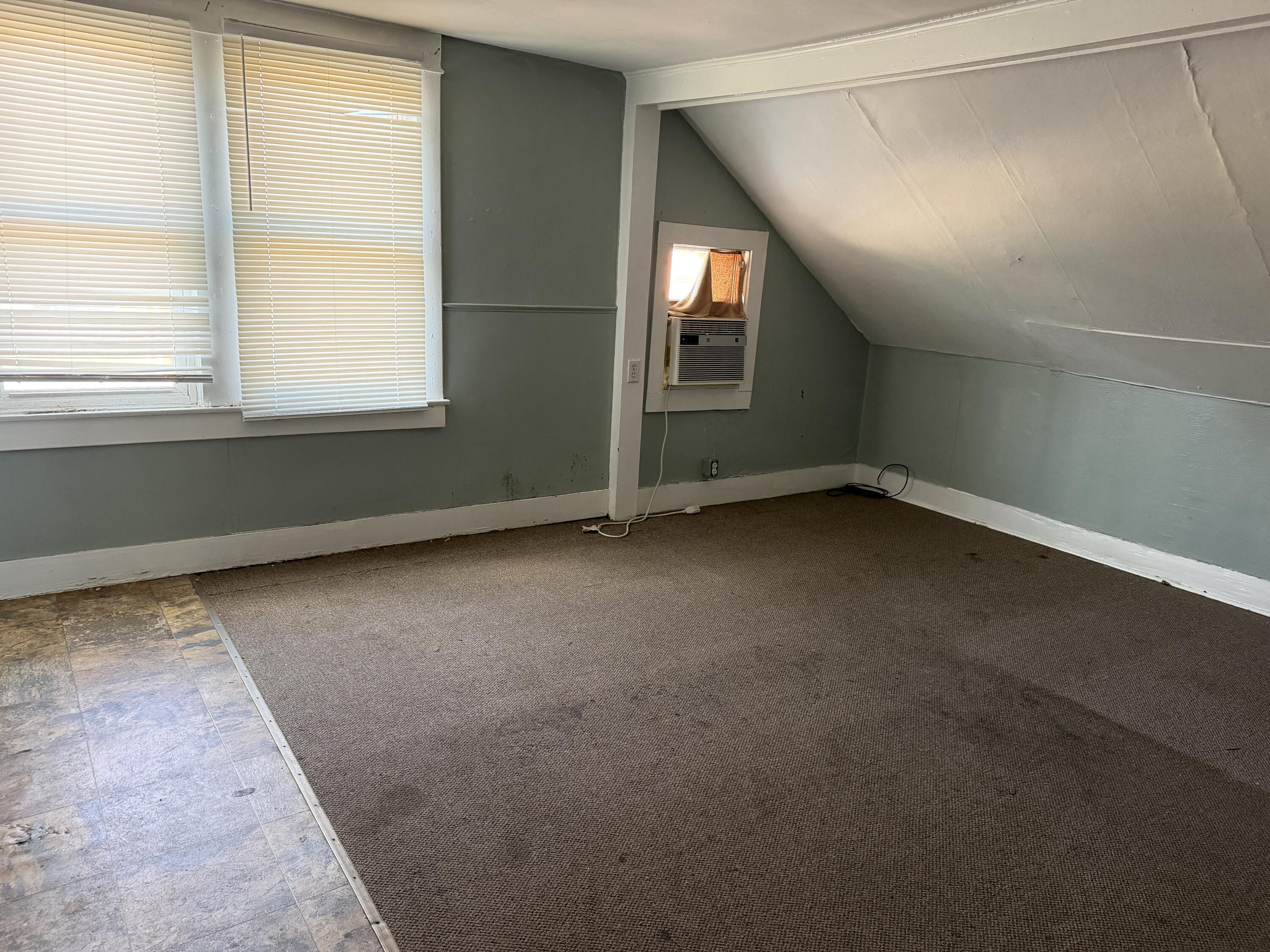 705 S Kentucky Avenue Property Photo 12
