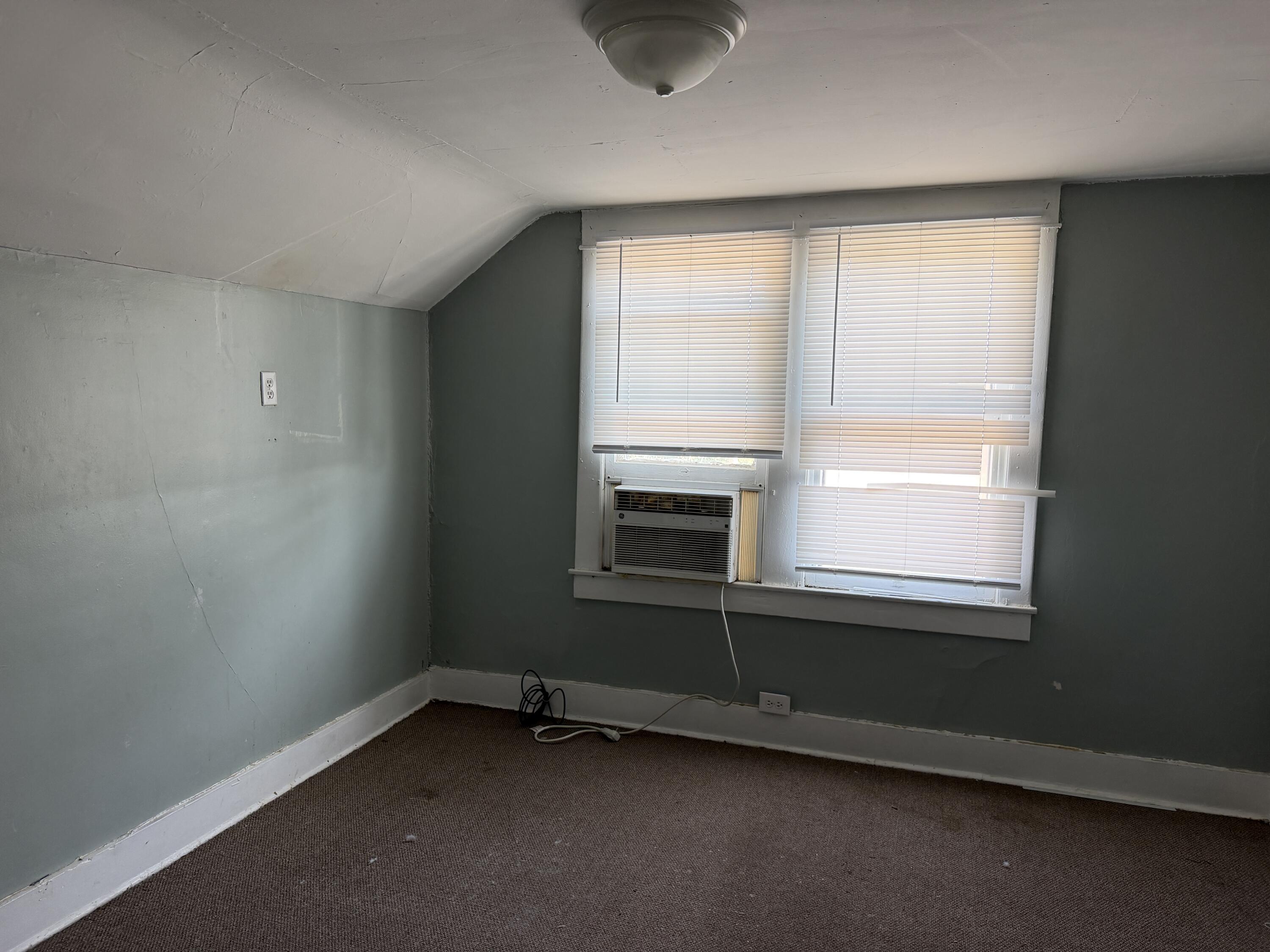 705 S Kentucky Avenue Property Photo 13