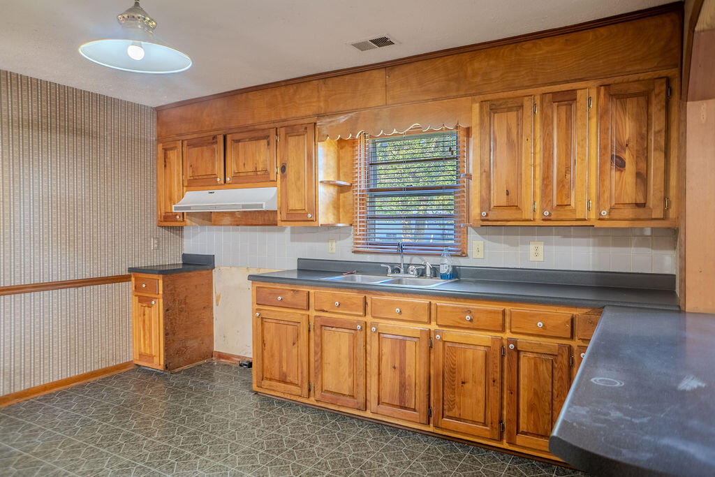 284 Albright Street Property Photo 3