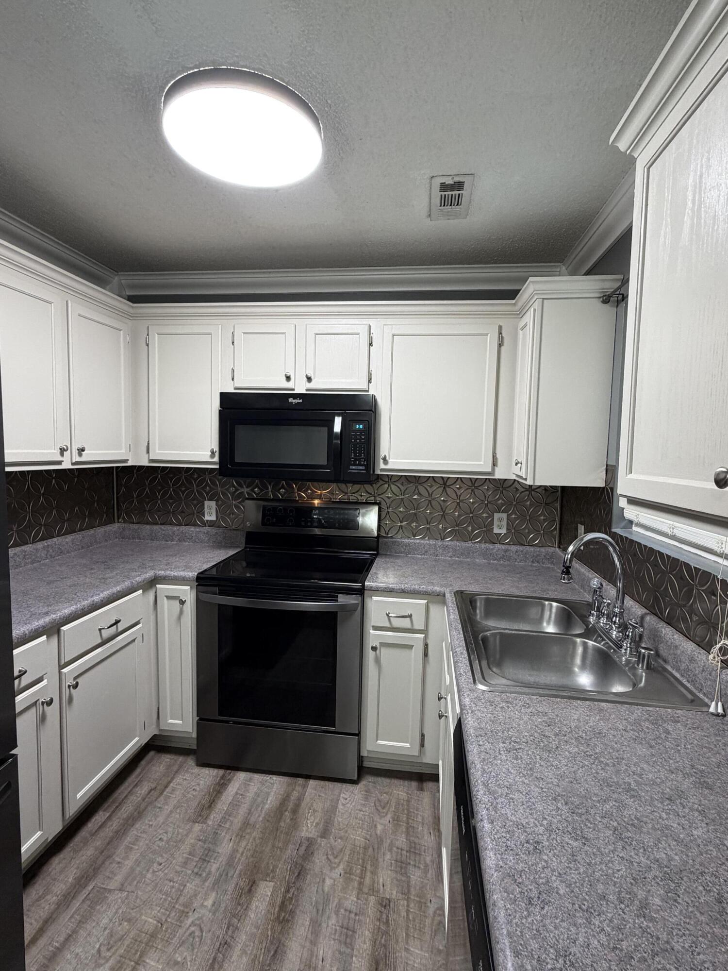 102 Dogwood Trail Property Photo 5