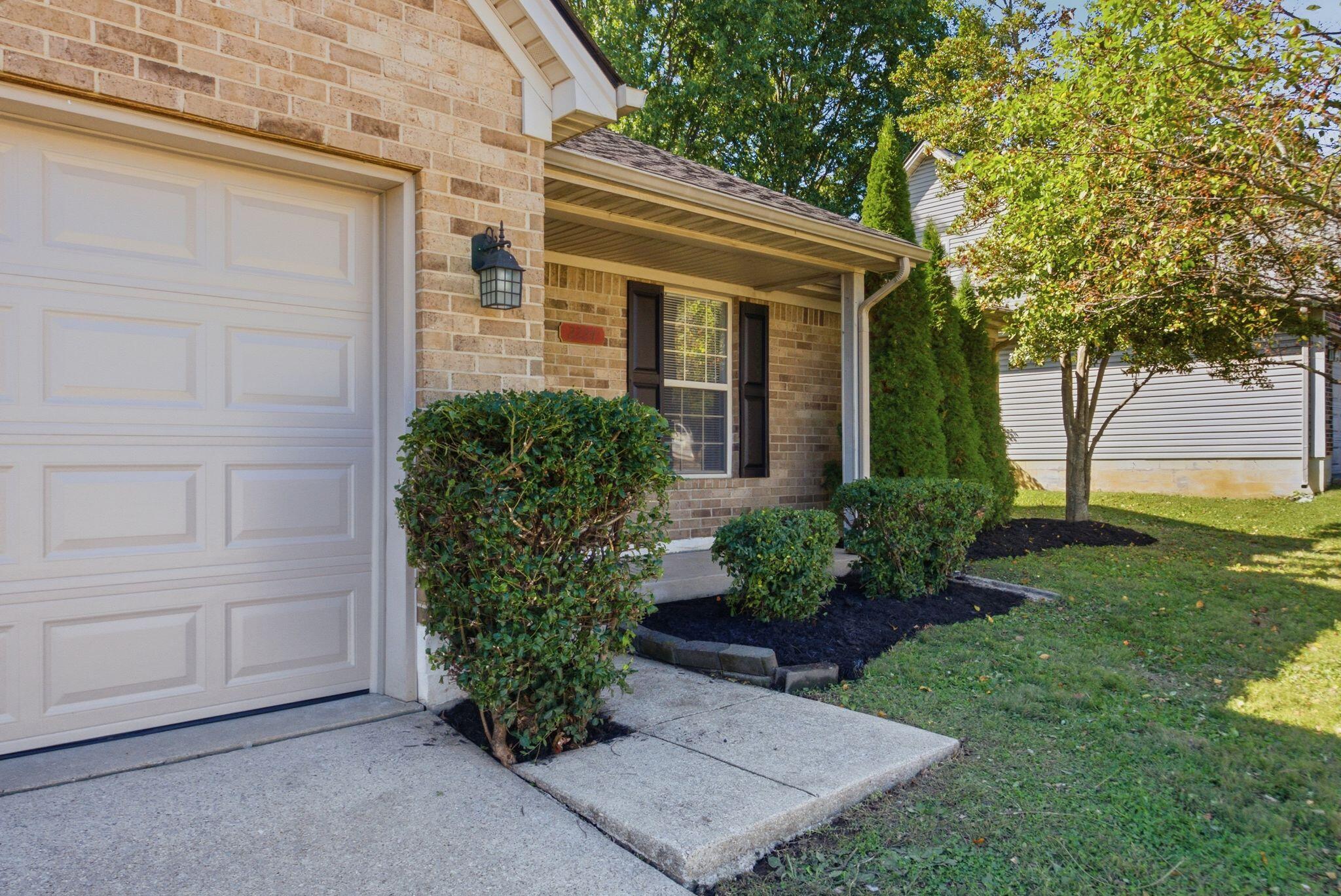 2224 Kenwood Drive Property Photo 2