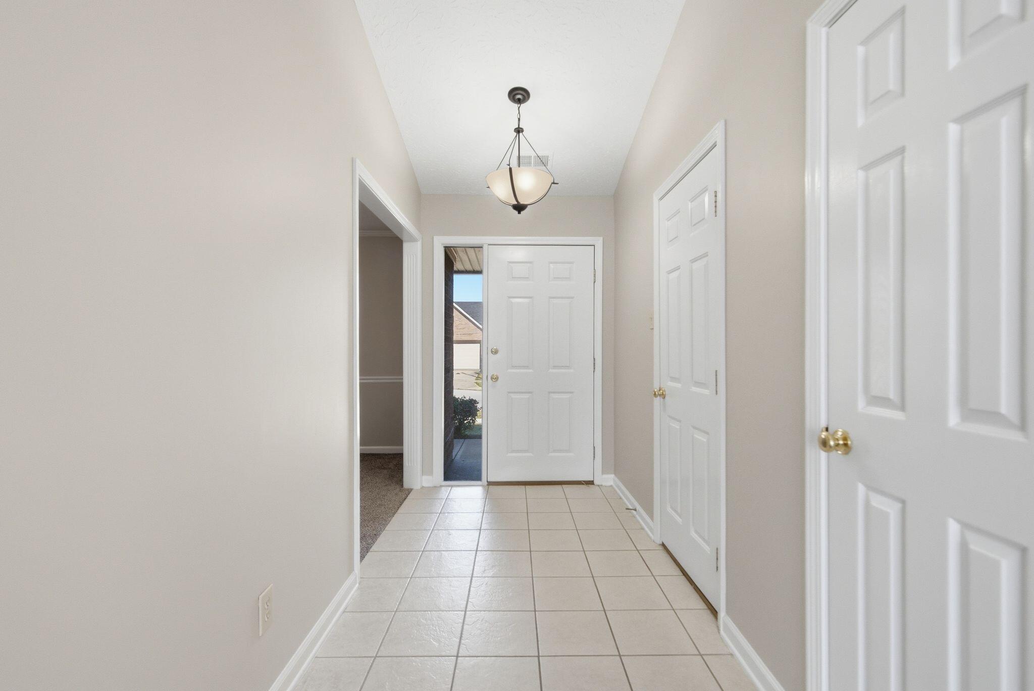 2224 Kenwood Drive Property Photo 5
