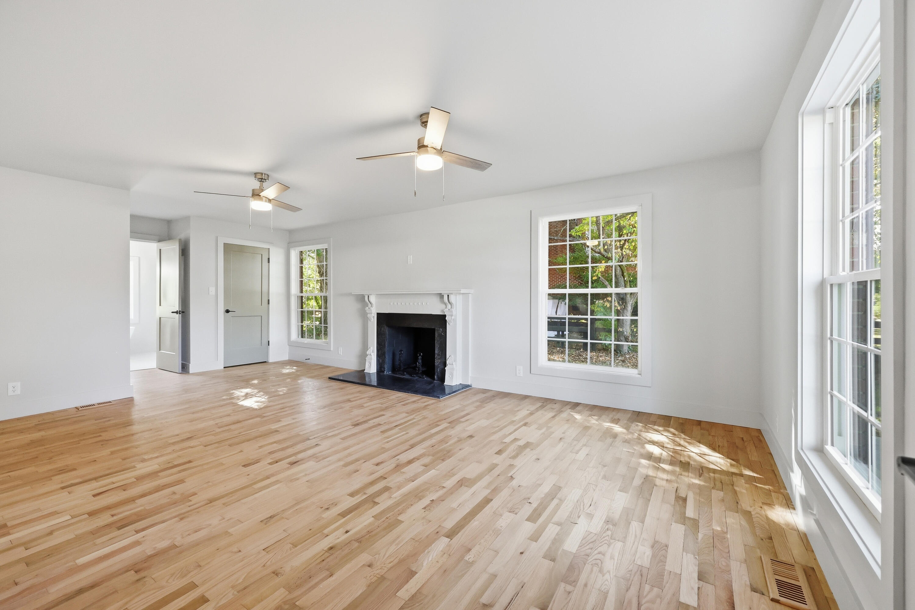 315 Pin Oak Property Photo 3
