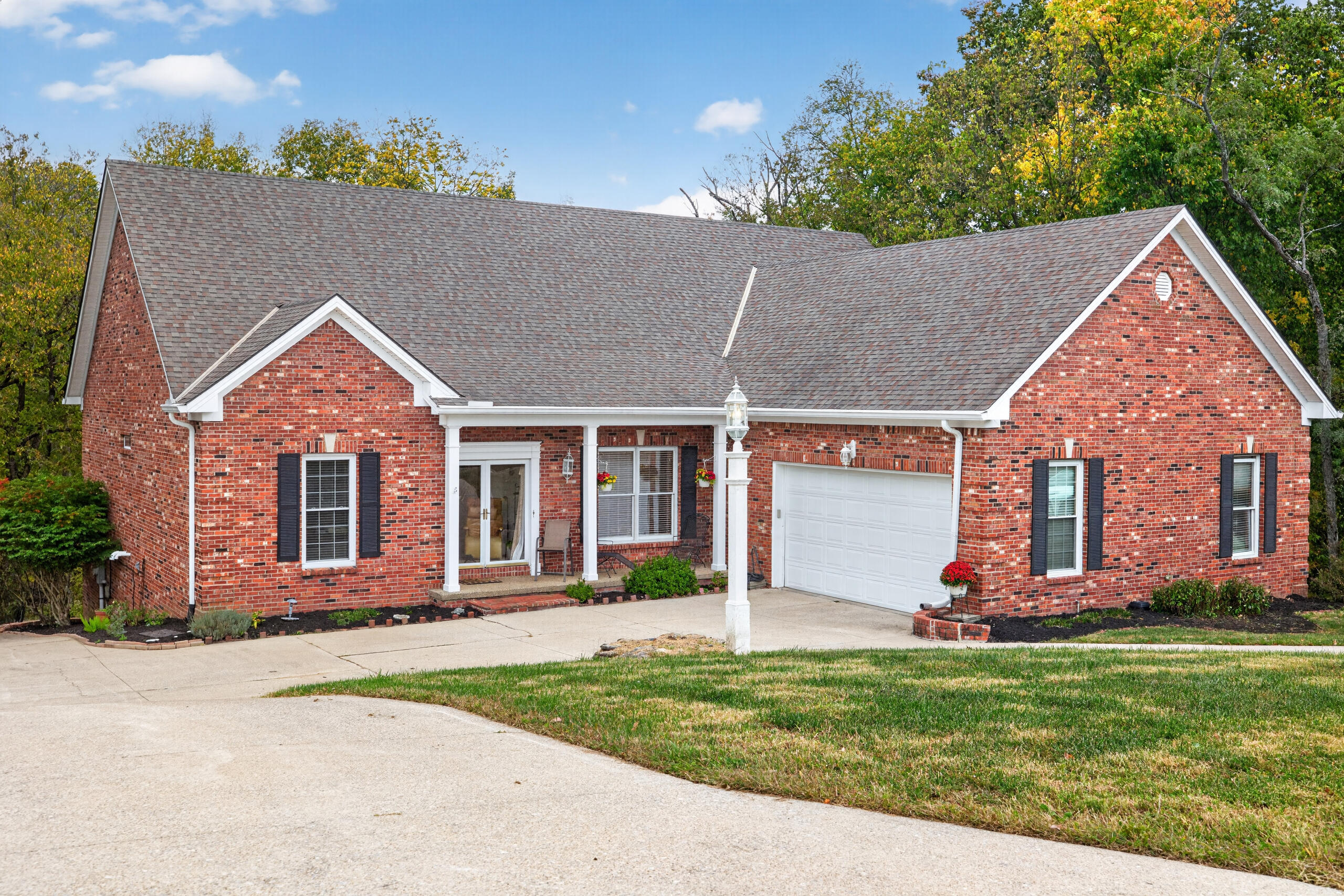 105 Thoroughbred Way Property Photo 1