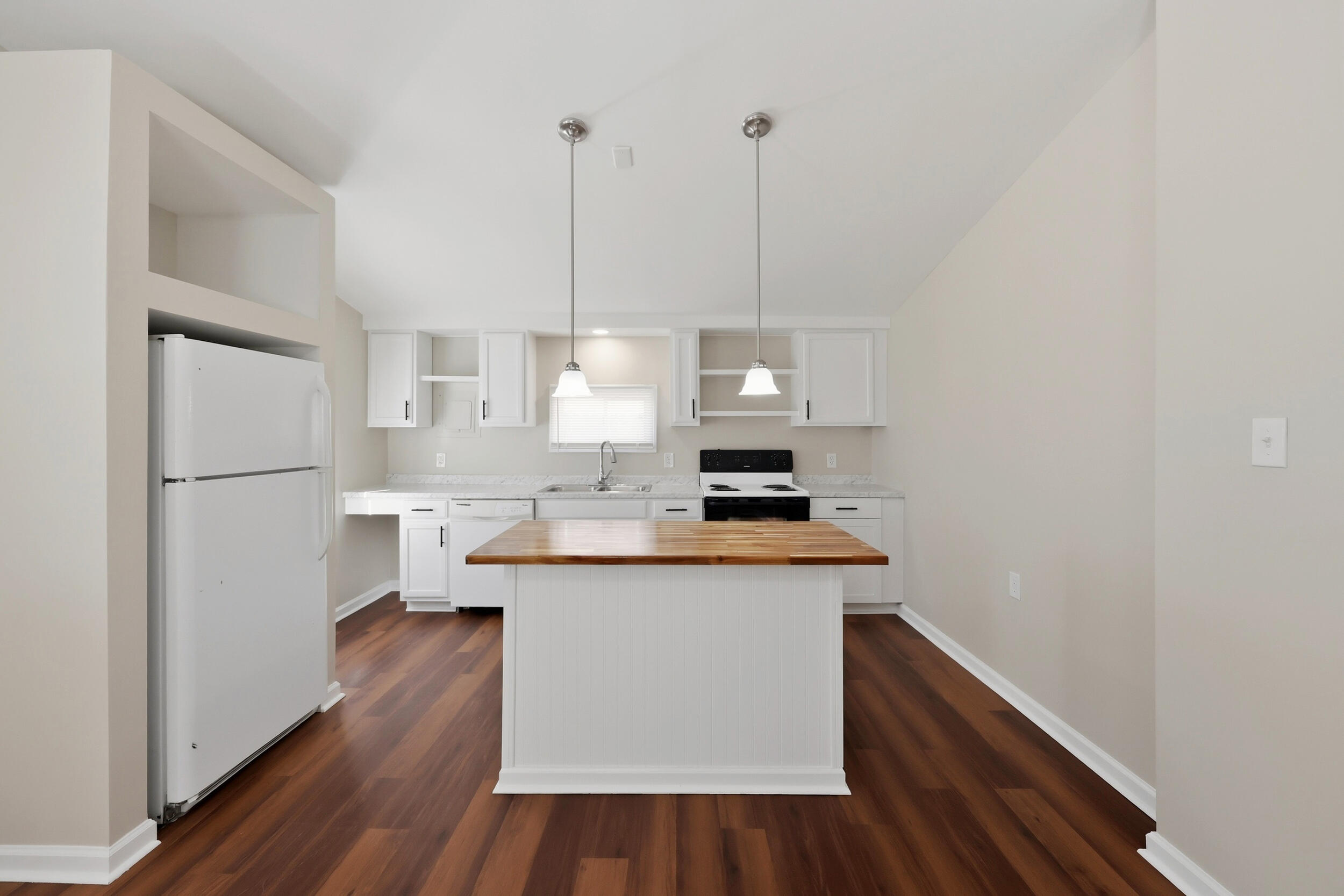 104 1/2 Henton Road Property Photo 6