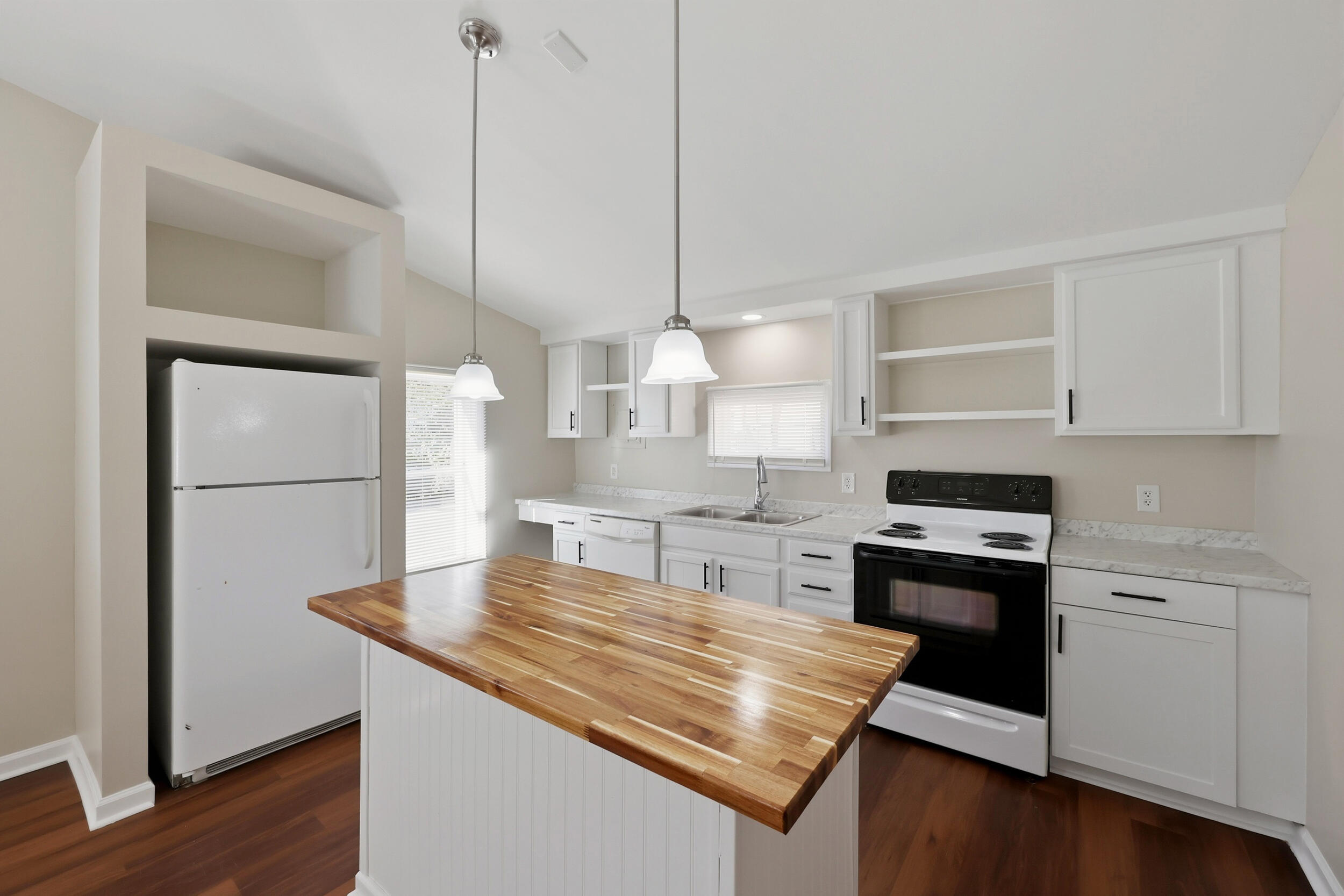 104 1/2 Henton Road Property Photo 9