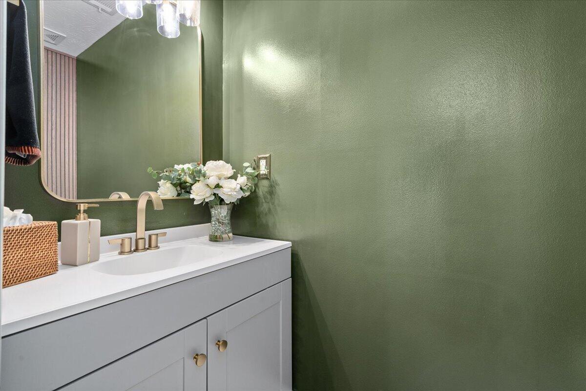 100 Malta Court Property Photo 7