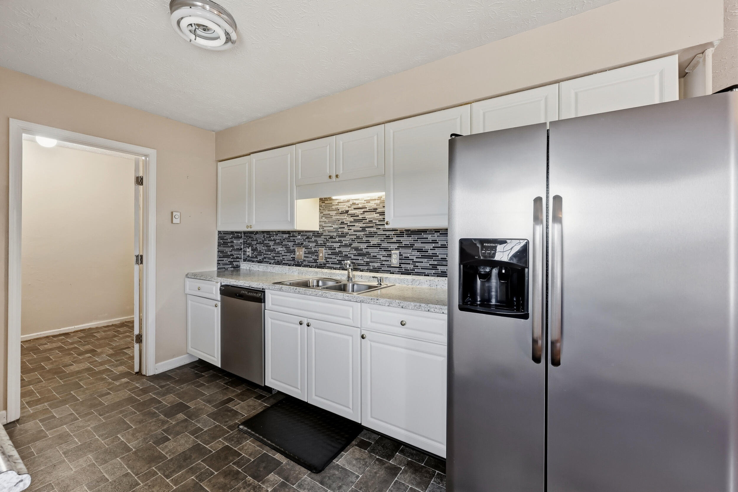 1409 Rebel Road Property Photo 11
