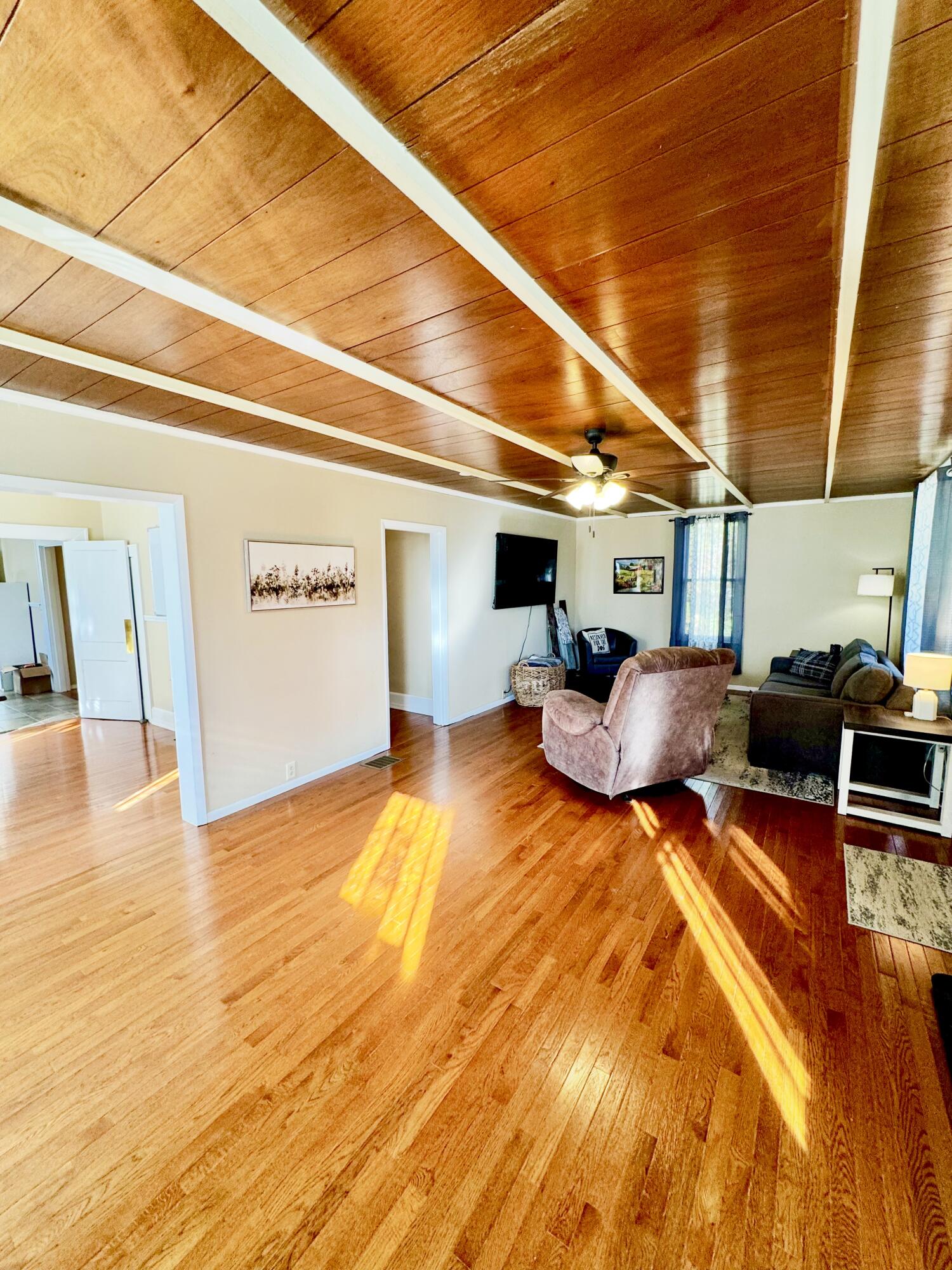 508 Worchester Avenue Property Photo 2