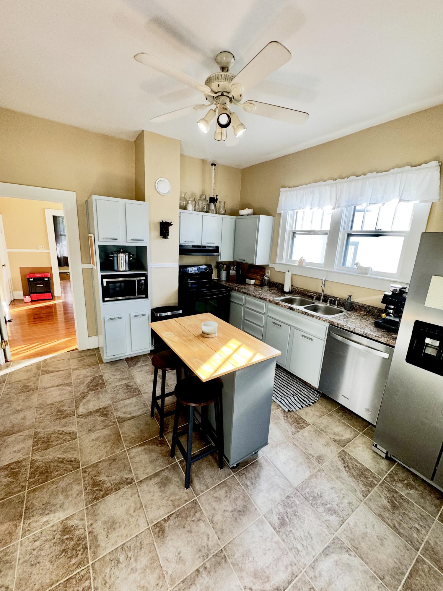 508 Worchester Avenue Property Photo 4