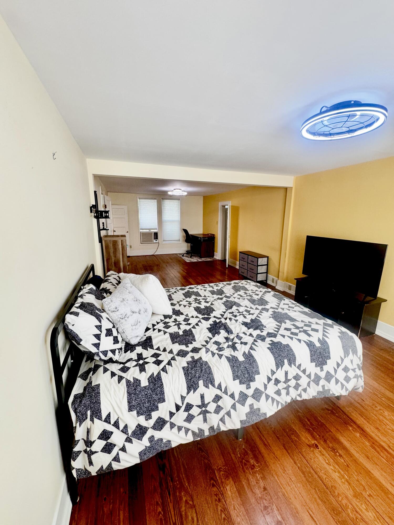 508 Worchester Avenue Property Photo 8
